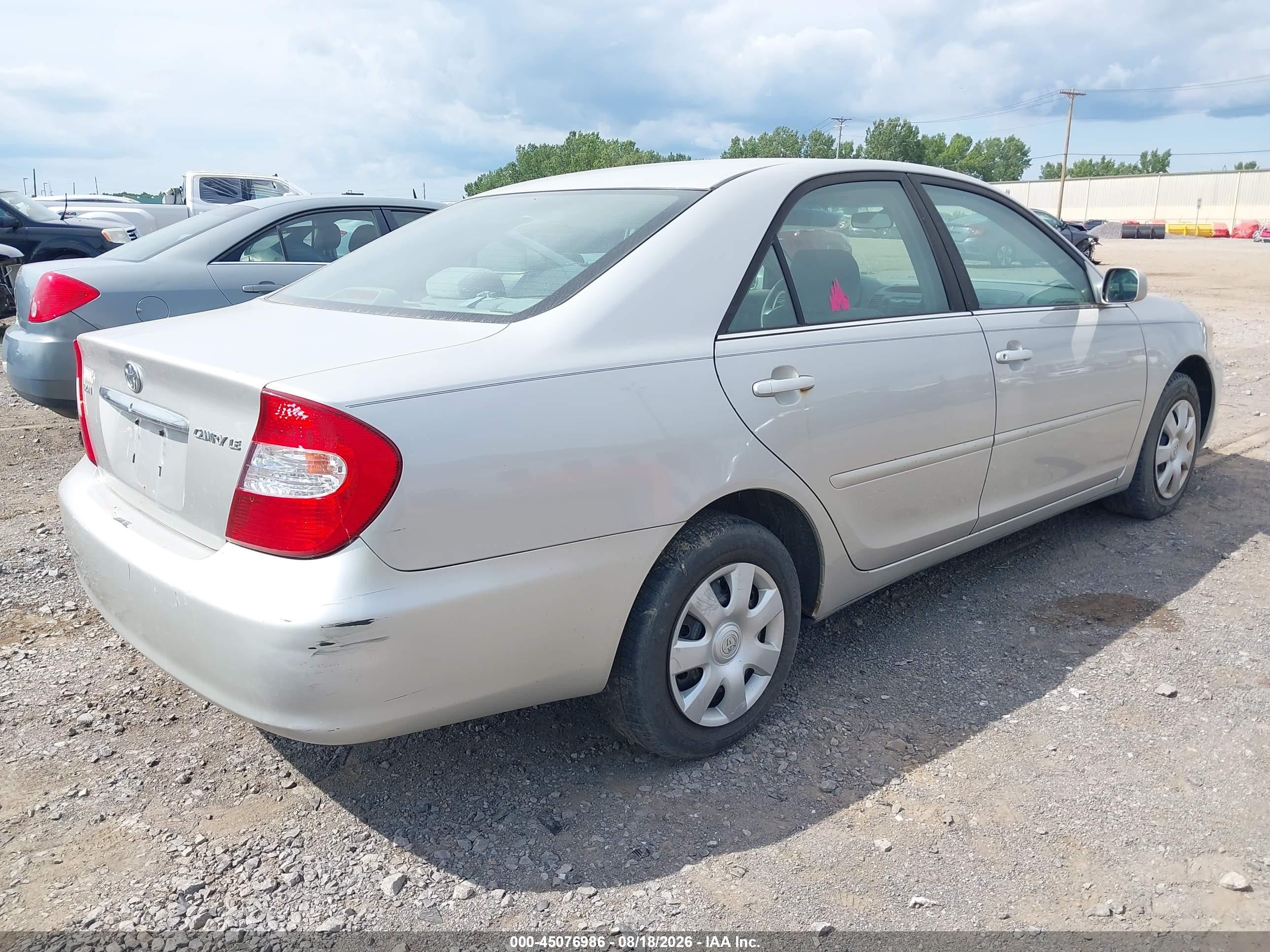 2004 Toyota Camry Le Silver vin: 4T1BE32K74U353890