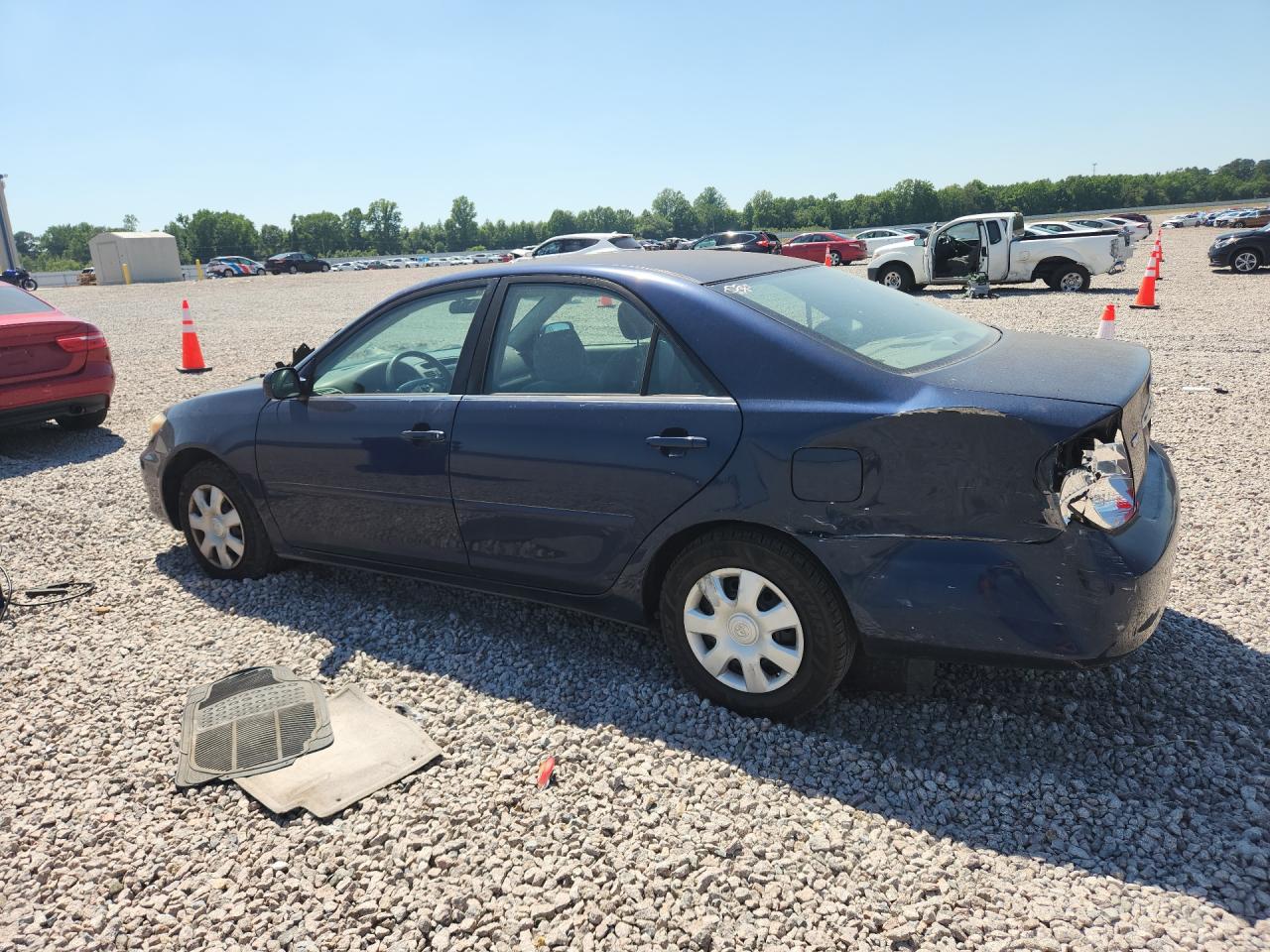 2004 Toyota Camry Le Blue vin: 4T1BE32K74U371452