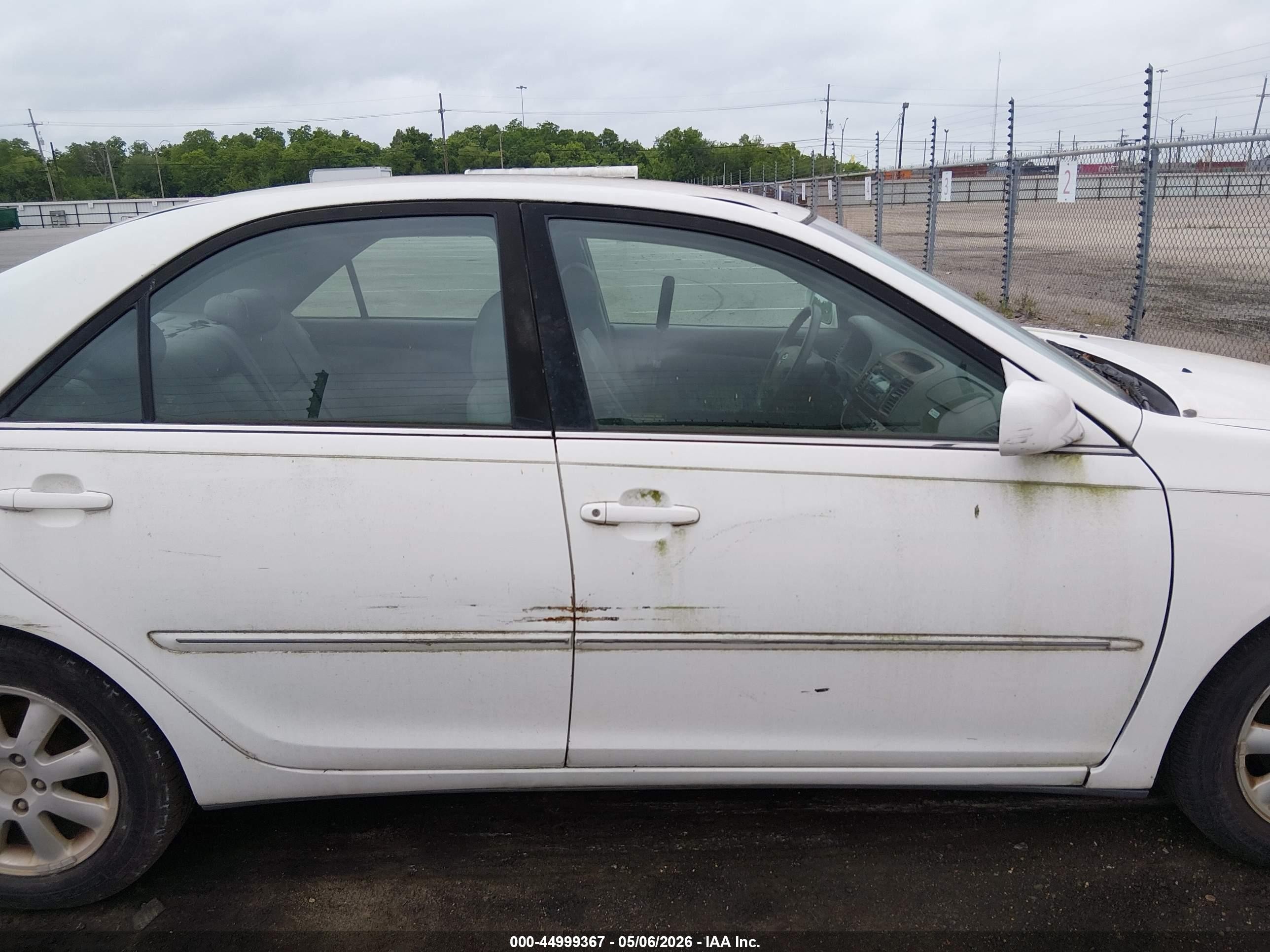 2004 Toyota Camry Le/xle/se Белый vin: 4T1BE32K74U373766