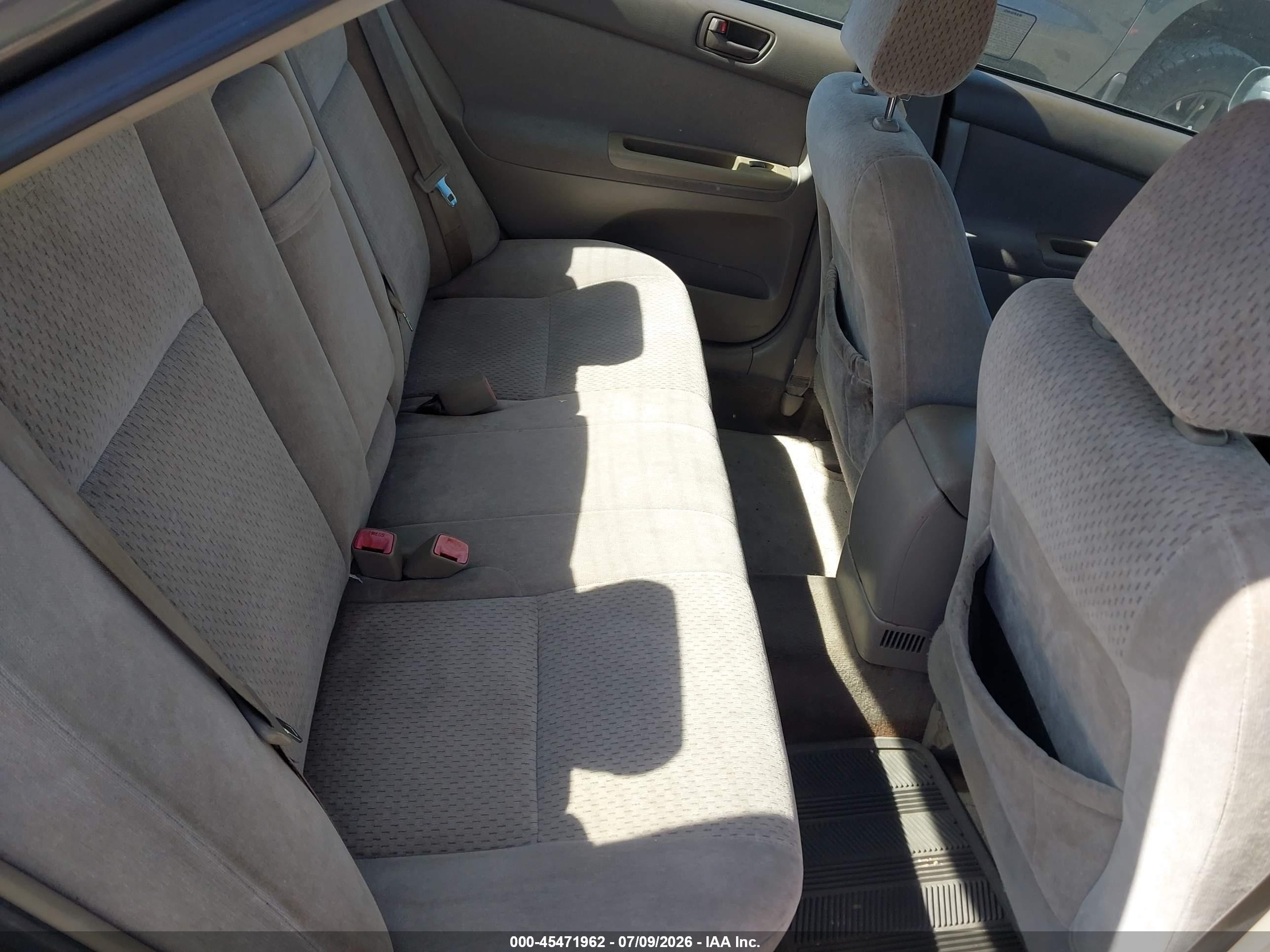 2004 Toyota Camry Le Gray vin: 4T1BE32K74U797514