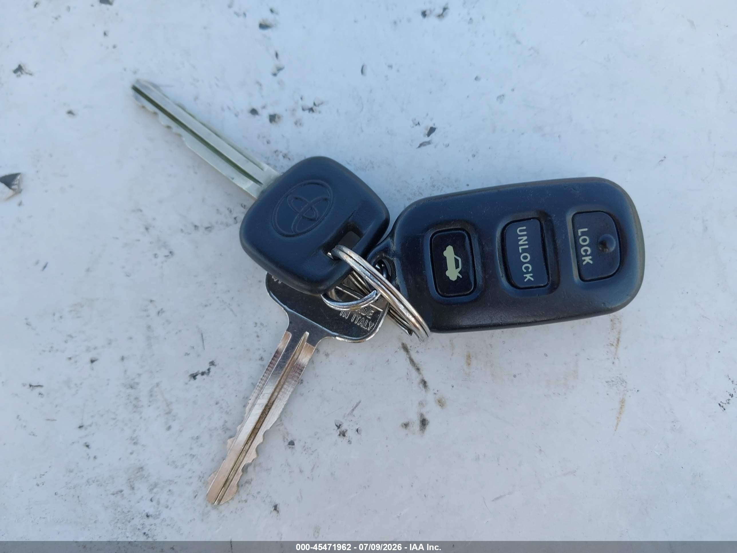 2004 Toyota Camry Le Gray vin: 4T1BE32K74U797514