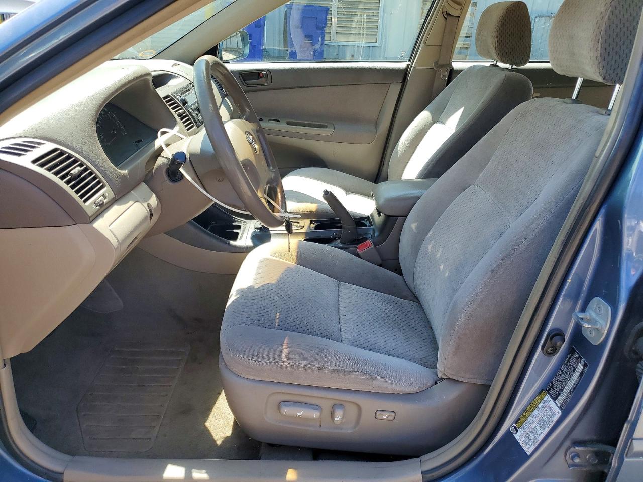 2004 Toyota Camry Le Синий vin: 4T1BE32K74U810195
