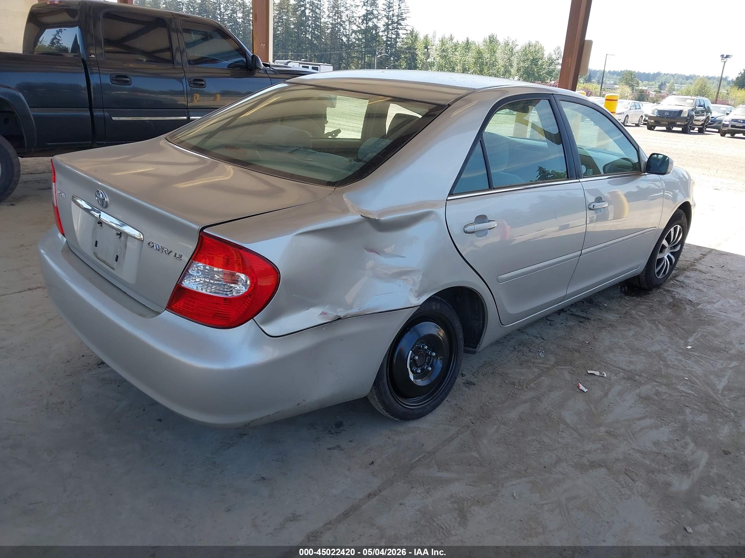 2004 Toyota Camry Le Серебряный vin: 4T1BE32K74U819107