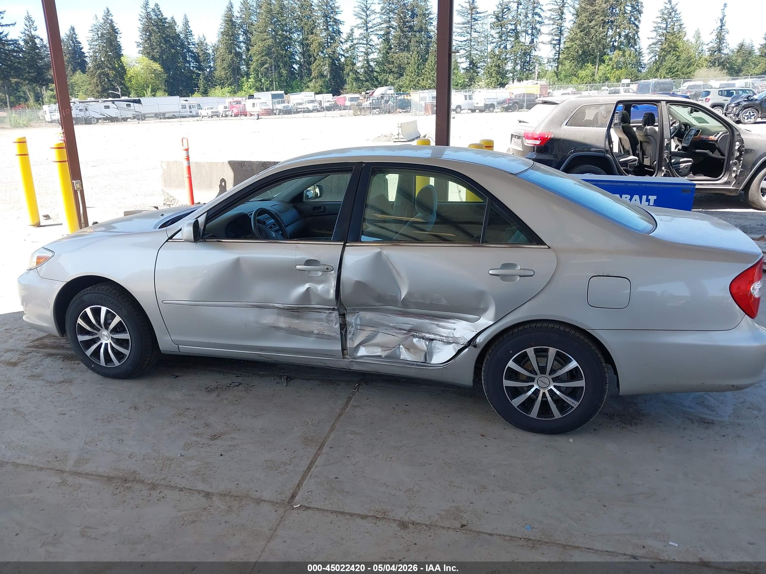 2004 Toyota Camry Le Серебряный vin: 4T1BE32K74U819107