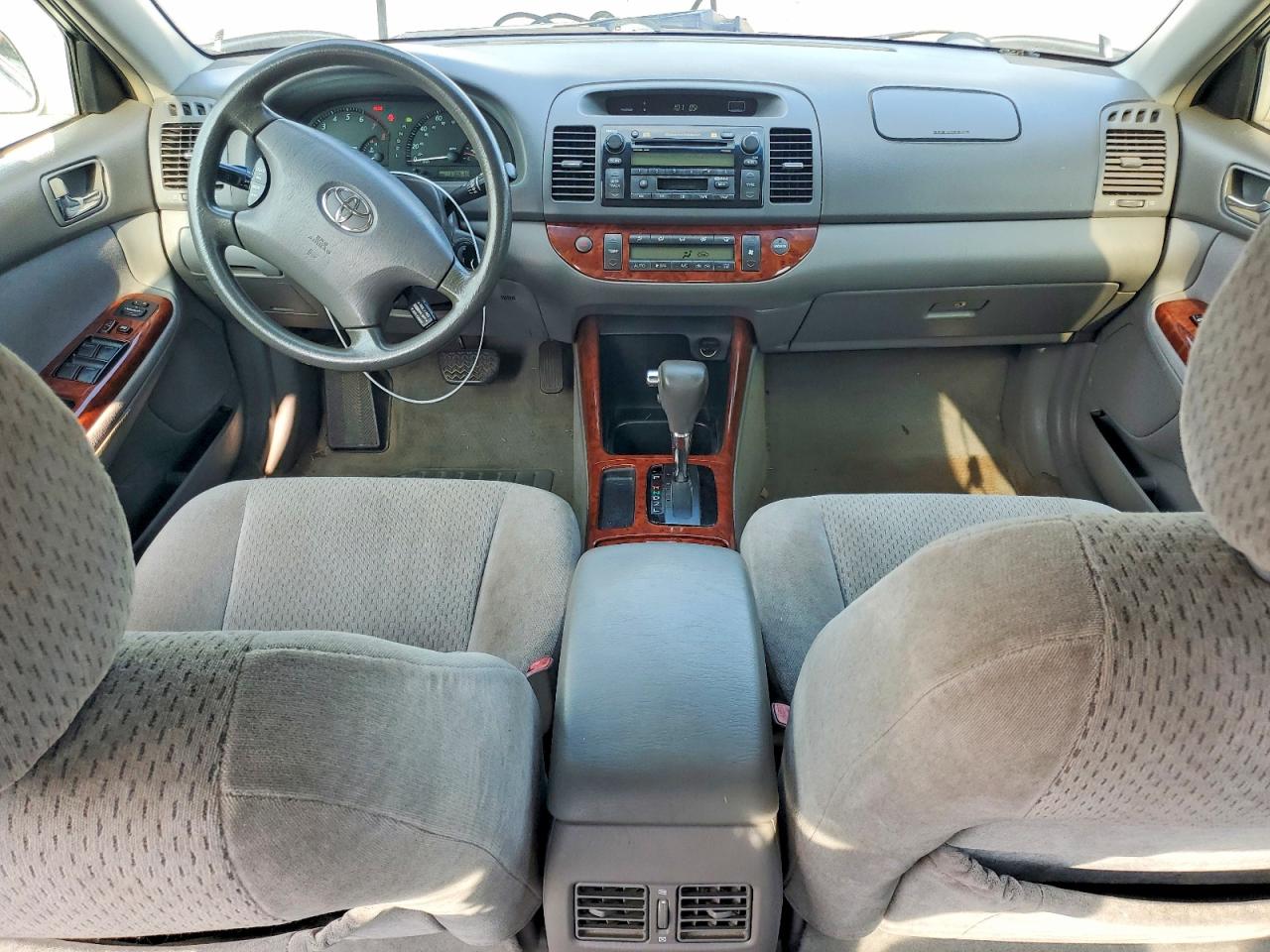 2004 Toyota Camry Xle Silver vin: 4T1BE32K74U856657
