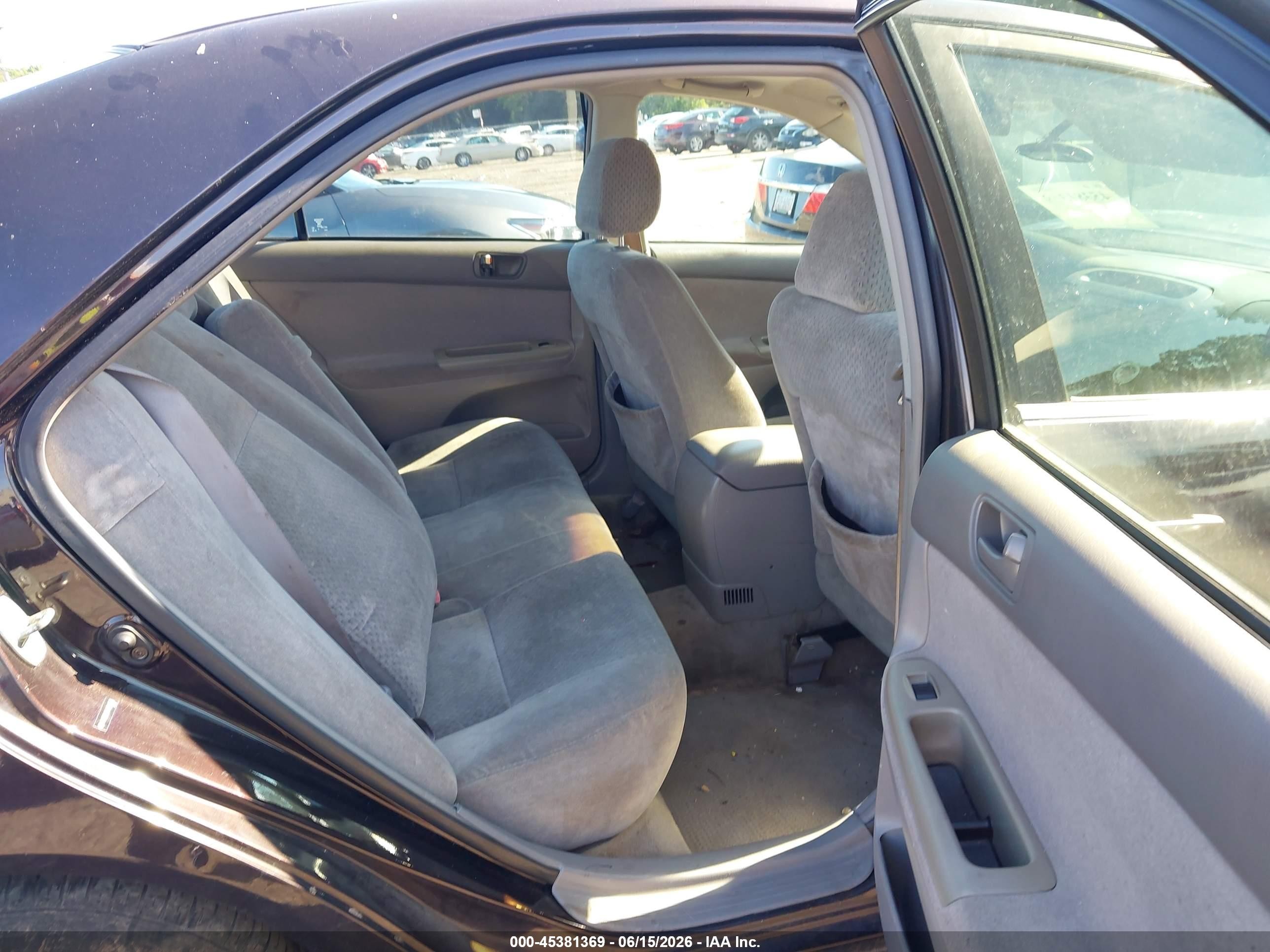 2004 Toyota Camry Le Black vin: 4T1BE32K74U900558