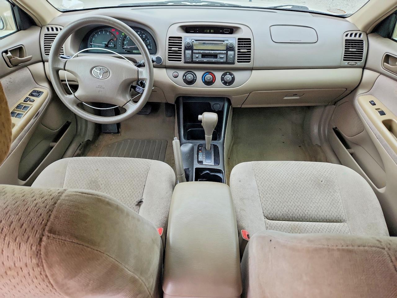 2004 Toyota Camry Le Tan vin: 4T1BE32K74U907574