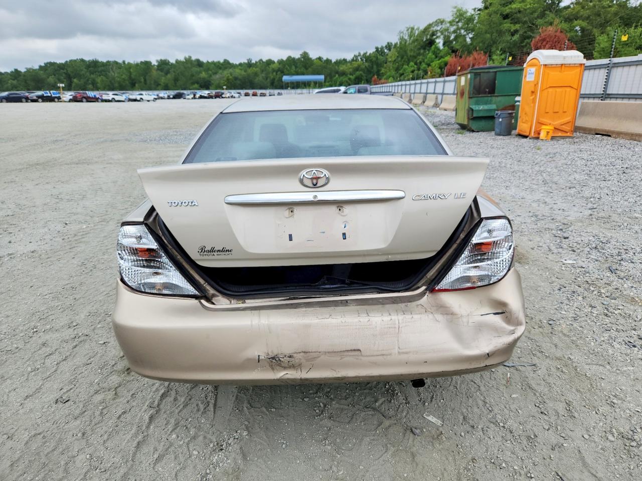 2004 Toyota Camry Le Tan vin: 4T1BE32K74U907574