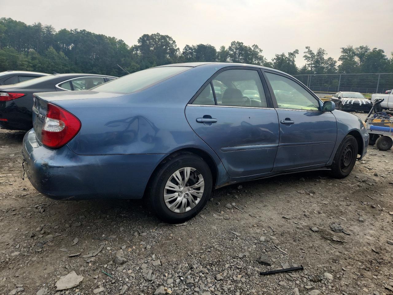 2004 Toyota Camry Le Blue vin: 4T1BE32K74U917120