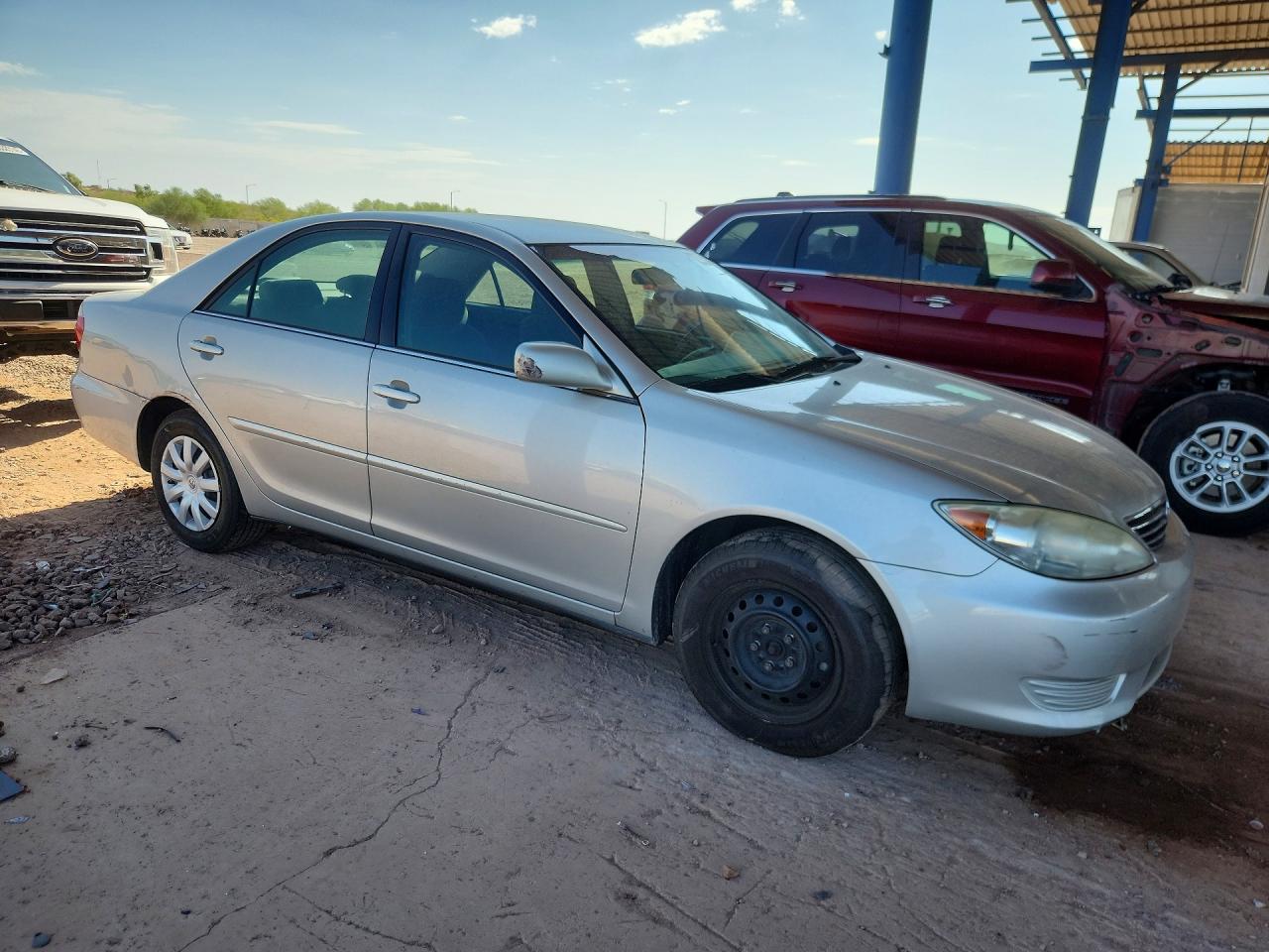 2005 Toyota Camry Le Silver vin: 4T1BE32K75U043742