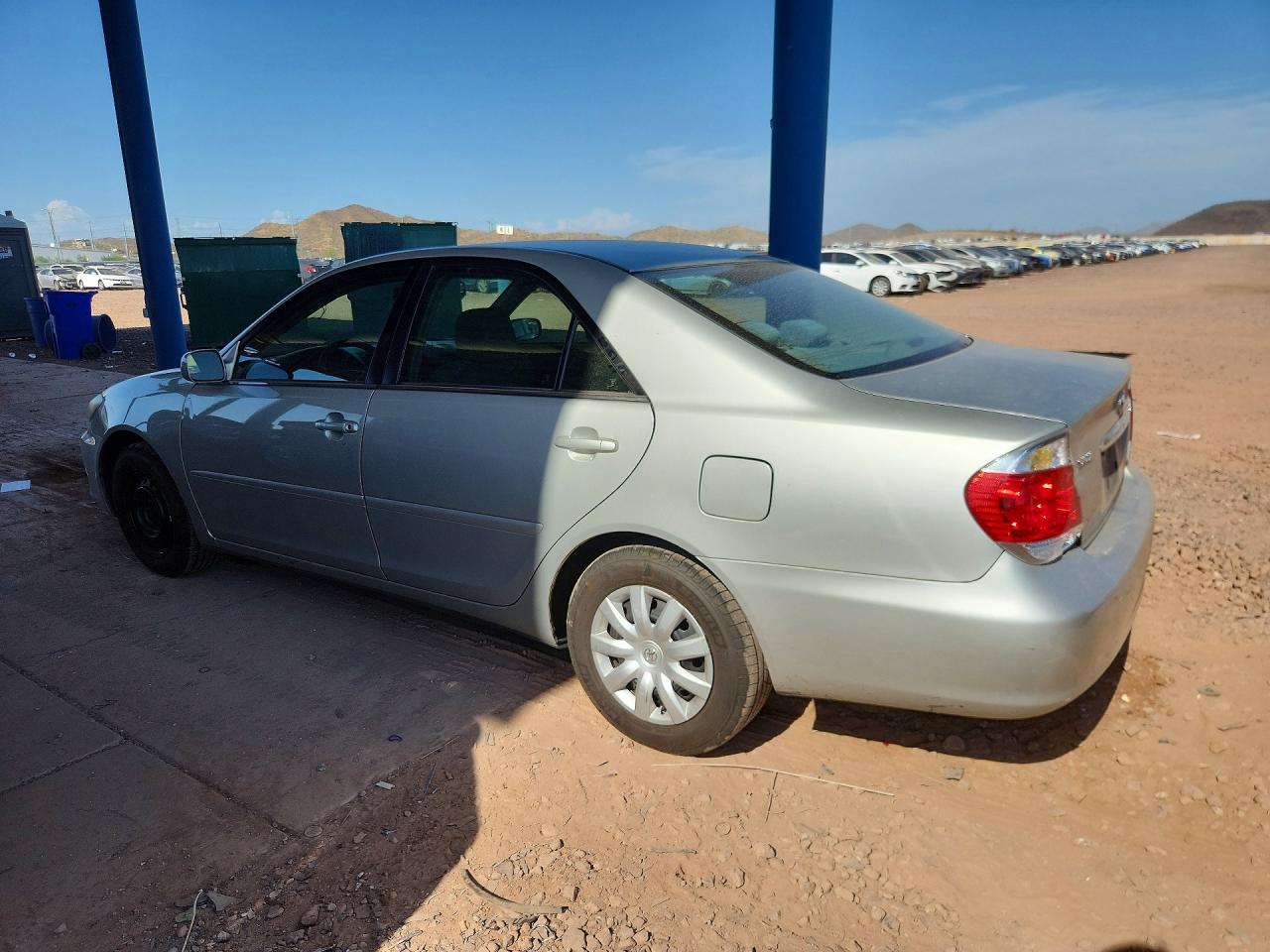 2005 Toyota Camry Le Silver vin: 4T1BE32K75U043742
