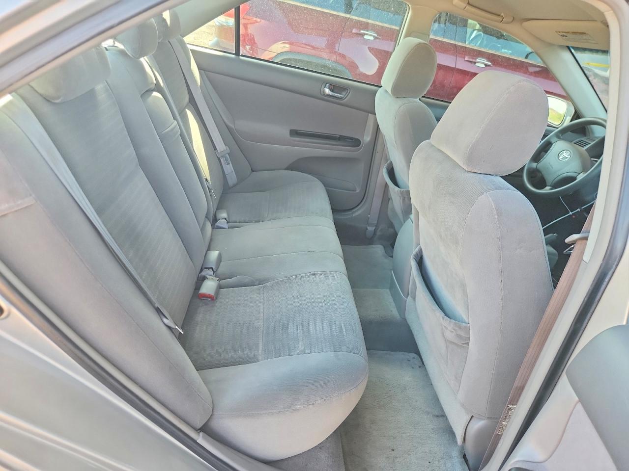 2005 Toyota Camry Le Silver vin: 4T1BE32K75U043742