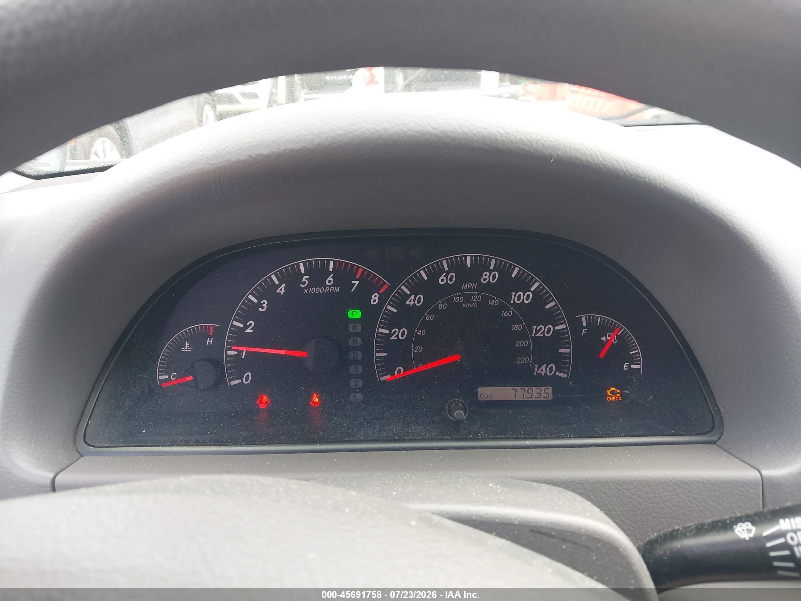 2005 Toyota Camry Le Silver vin: 4T1BE32K75U055034