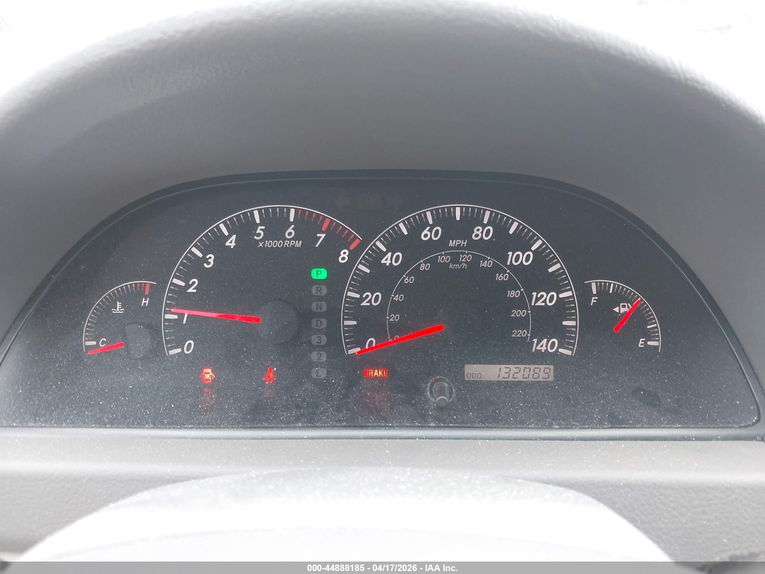 2005 Toyota Camry Le Red vin: 4T1BE32K75U069385