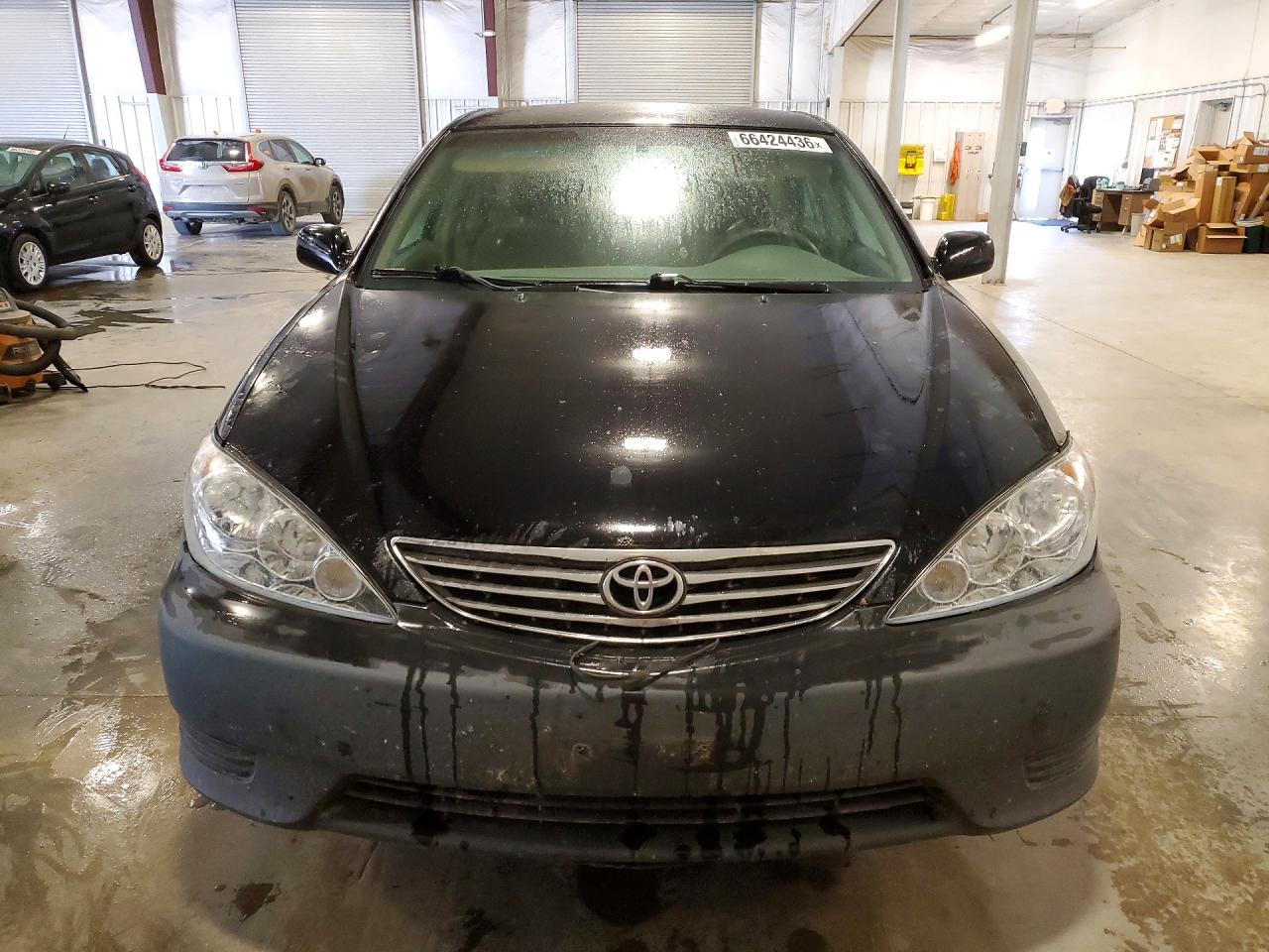 2005 Toyota Camry Le Black vin: 4T1BE32K75U091774