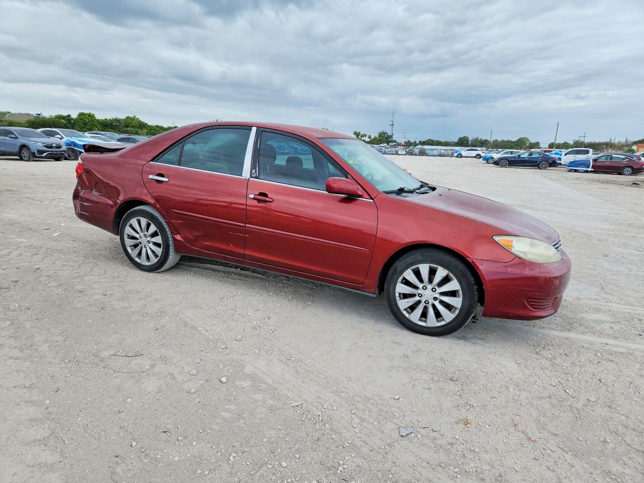 2005 Toyota Camry Le Красный vin: 4T1BE32K75U092150