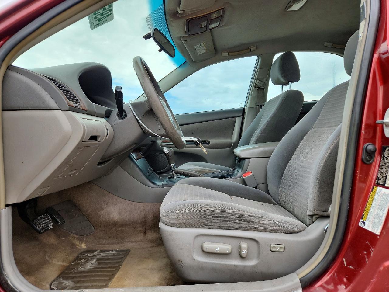 2005 Toyota Camry Le Красный vin: 4T1BE32K75U092150