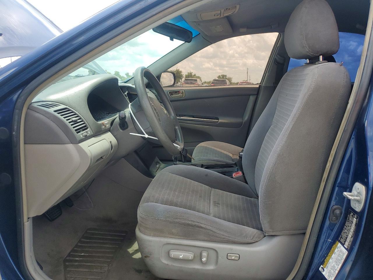 2005 Toyota Camry Le Синий vin: 4T1BE32K75U102451