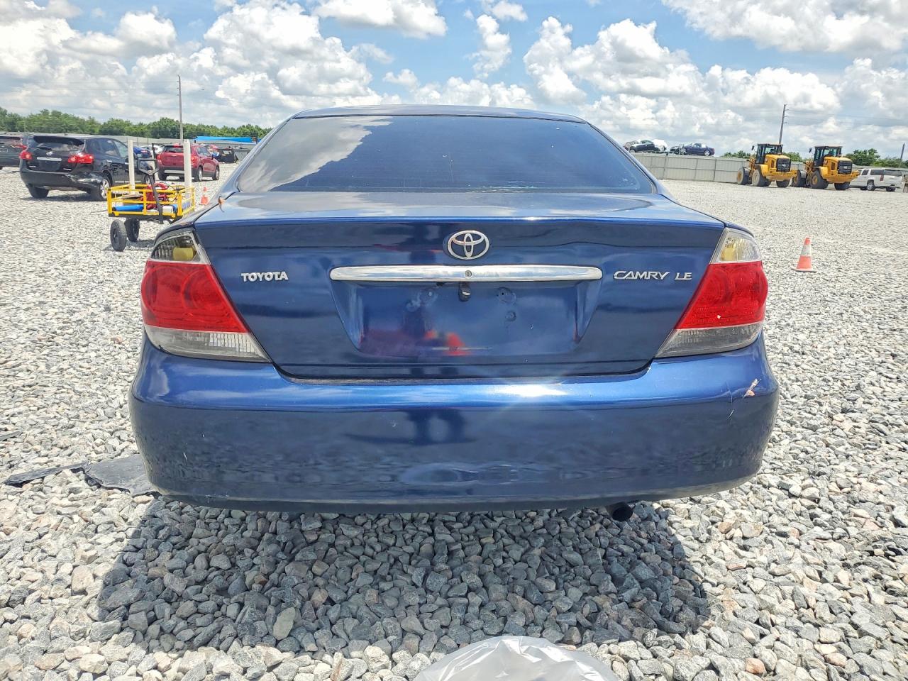 2005 Toyota Camry Le Синий vin: 4T1BE32K75U102451