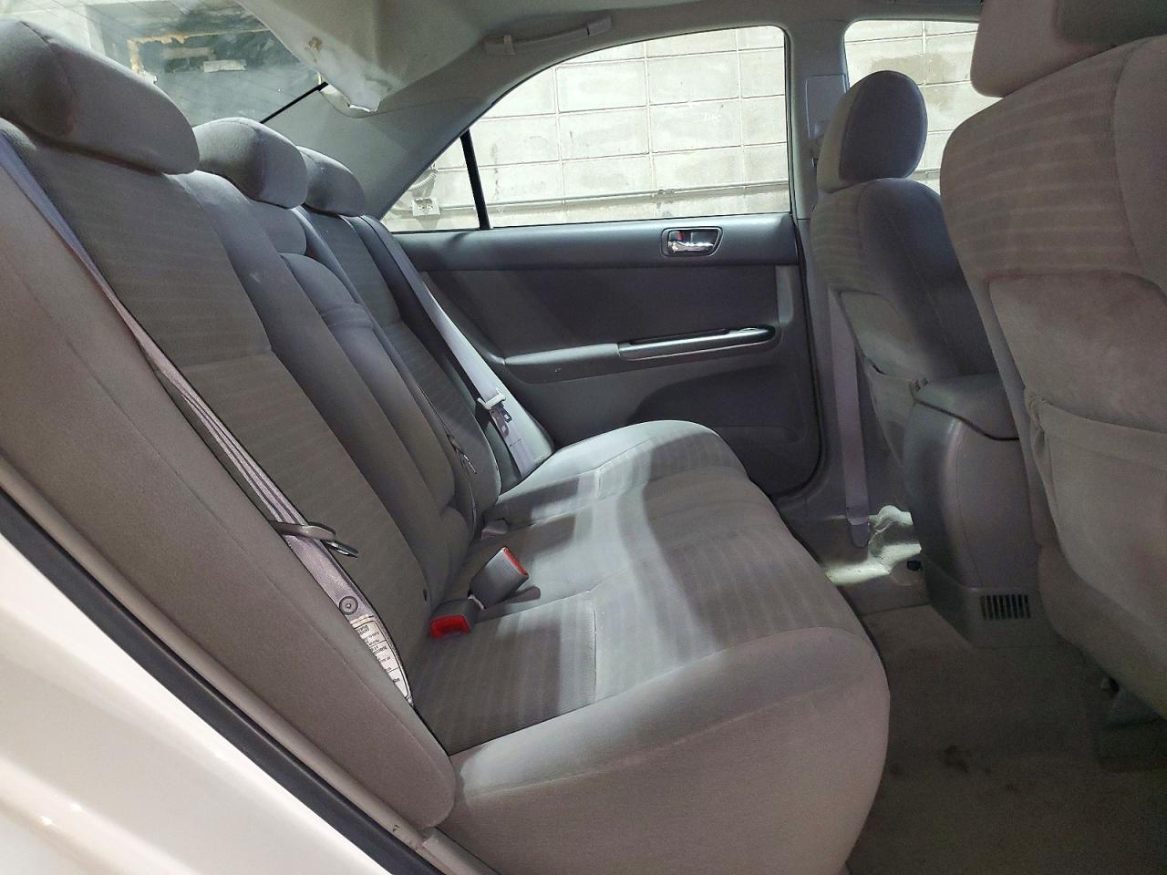 2005 Toyota Camry Le White vin: 4T1BE32K75U385451