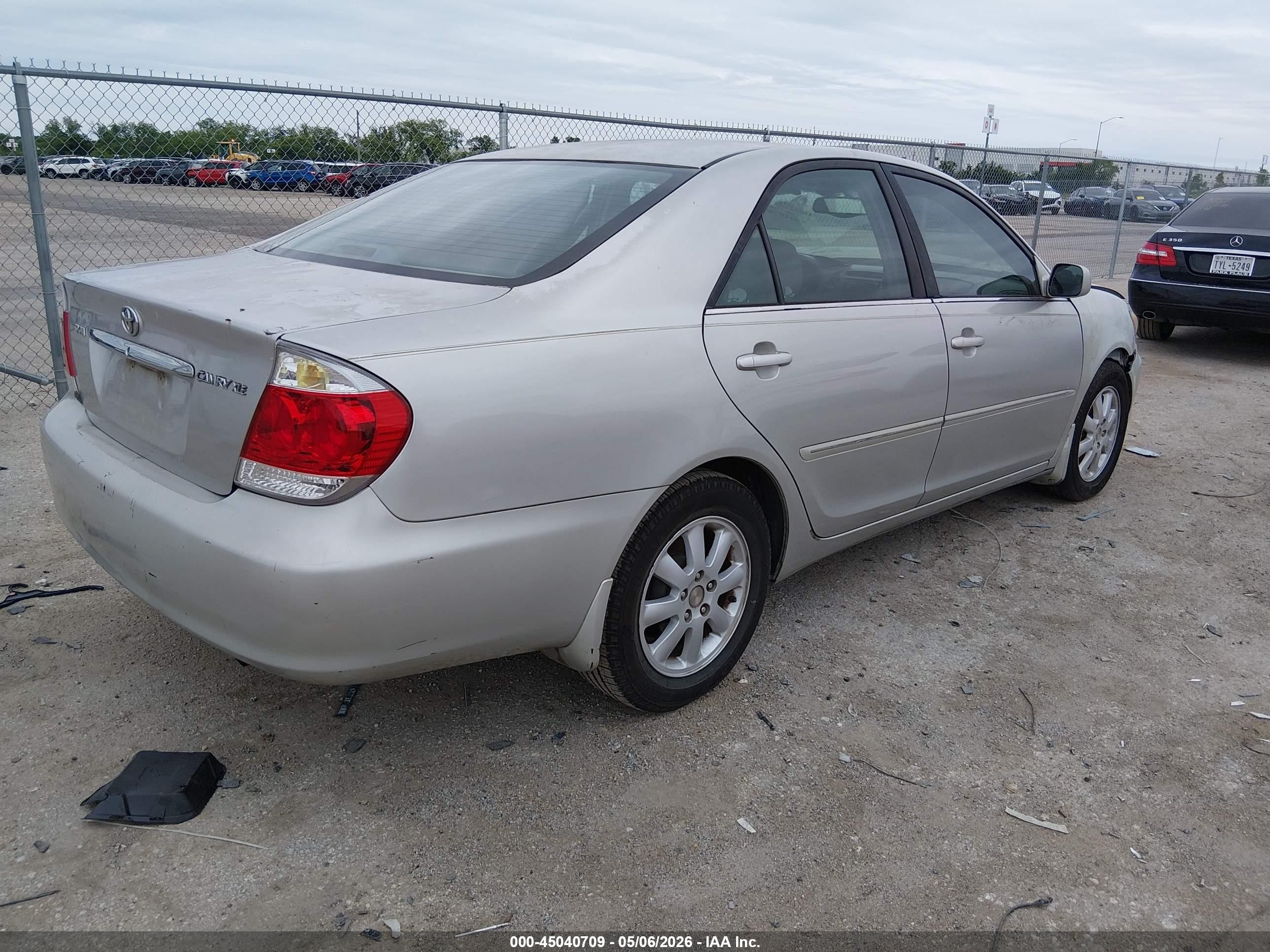2005 Toyota Camry Xle Silver vin: 4T1BE32K75U393517