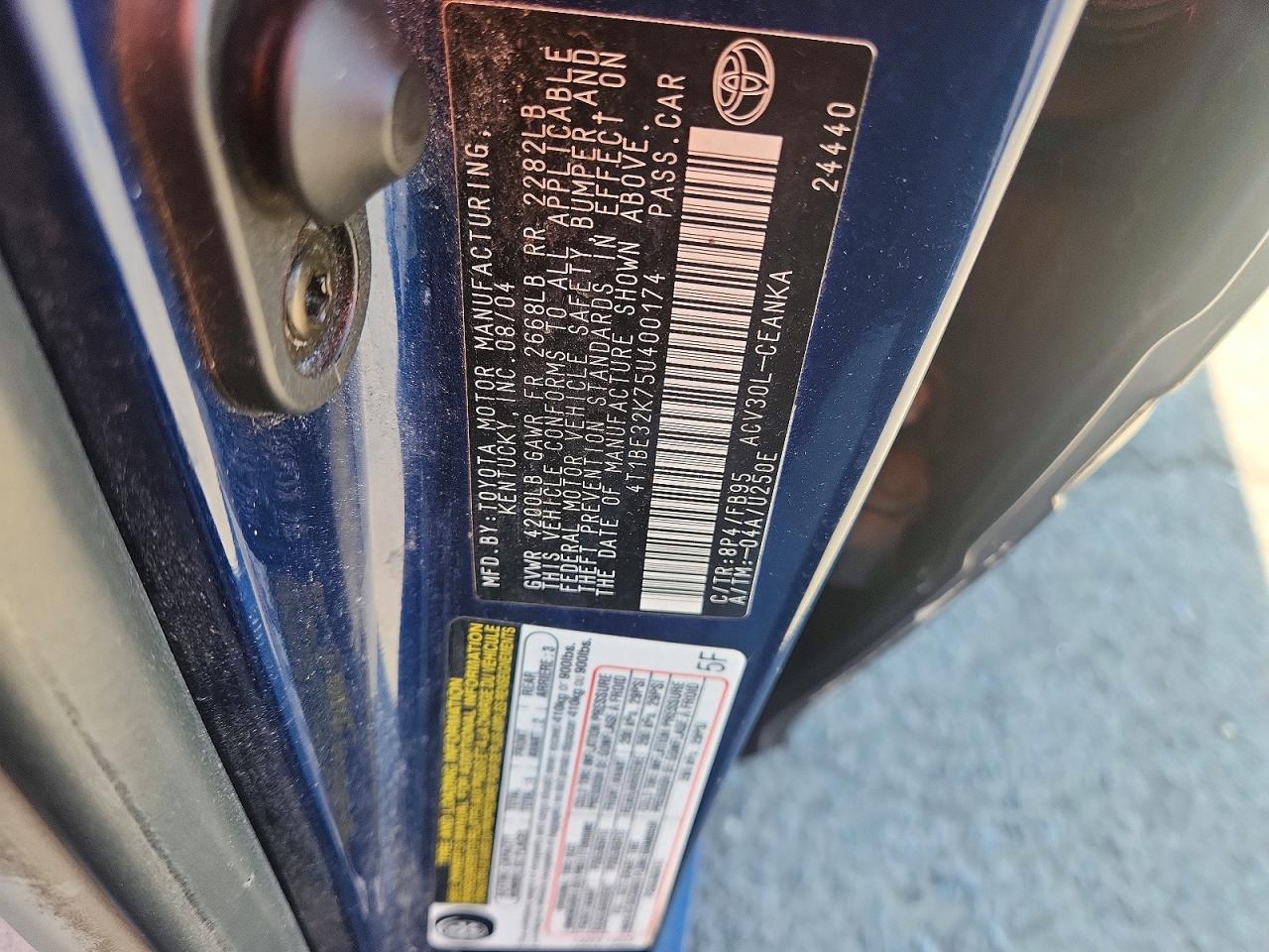 2005 Toyota Camry Le Blue vin: 4T1BE32K75U400174