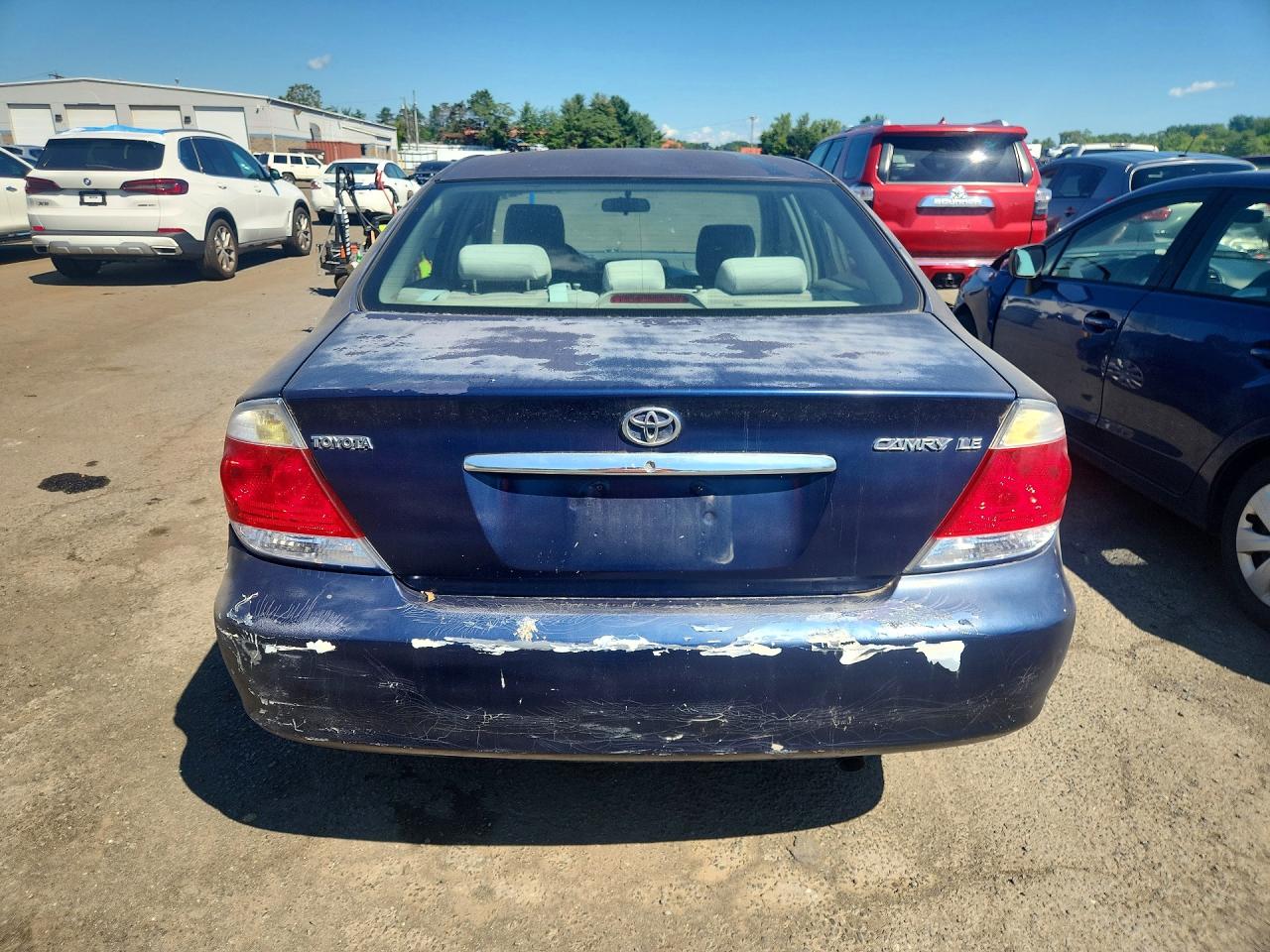 2005 Toyota Camry Le Blue vin: 4T1BE32K75U400174