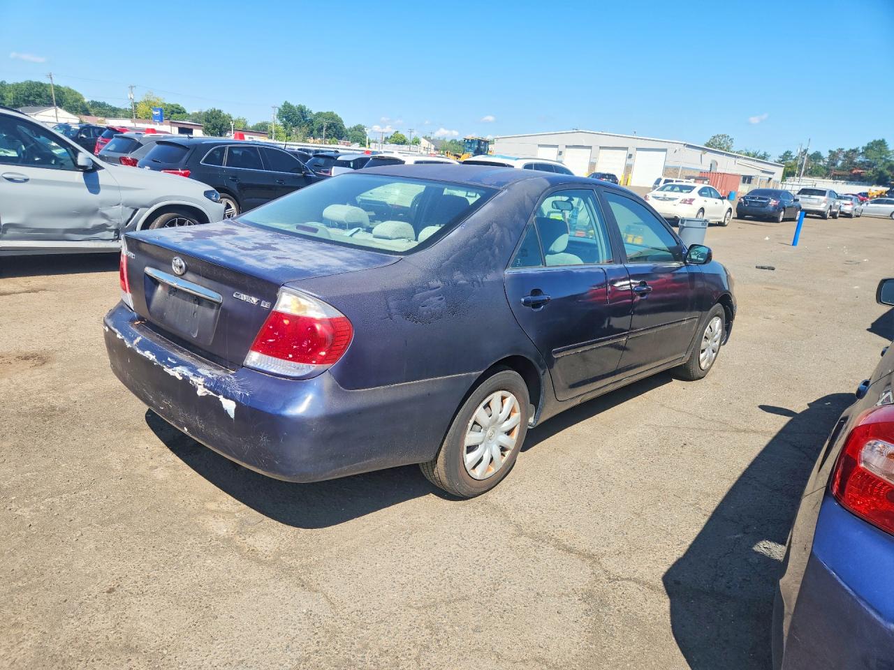 2005 Toyota Camry Le Blue vin: 4T1BE32K75U400174