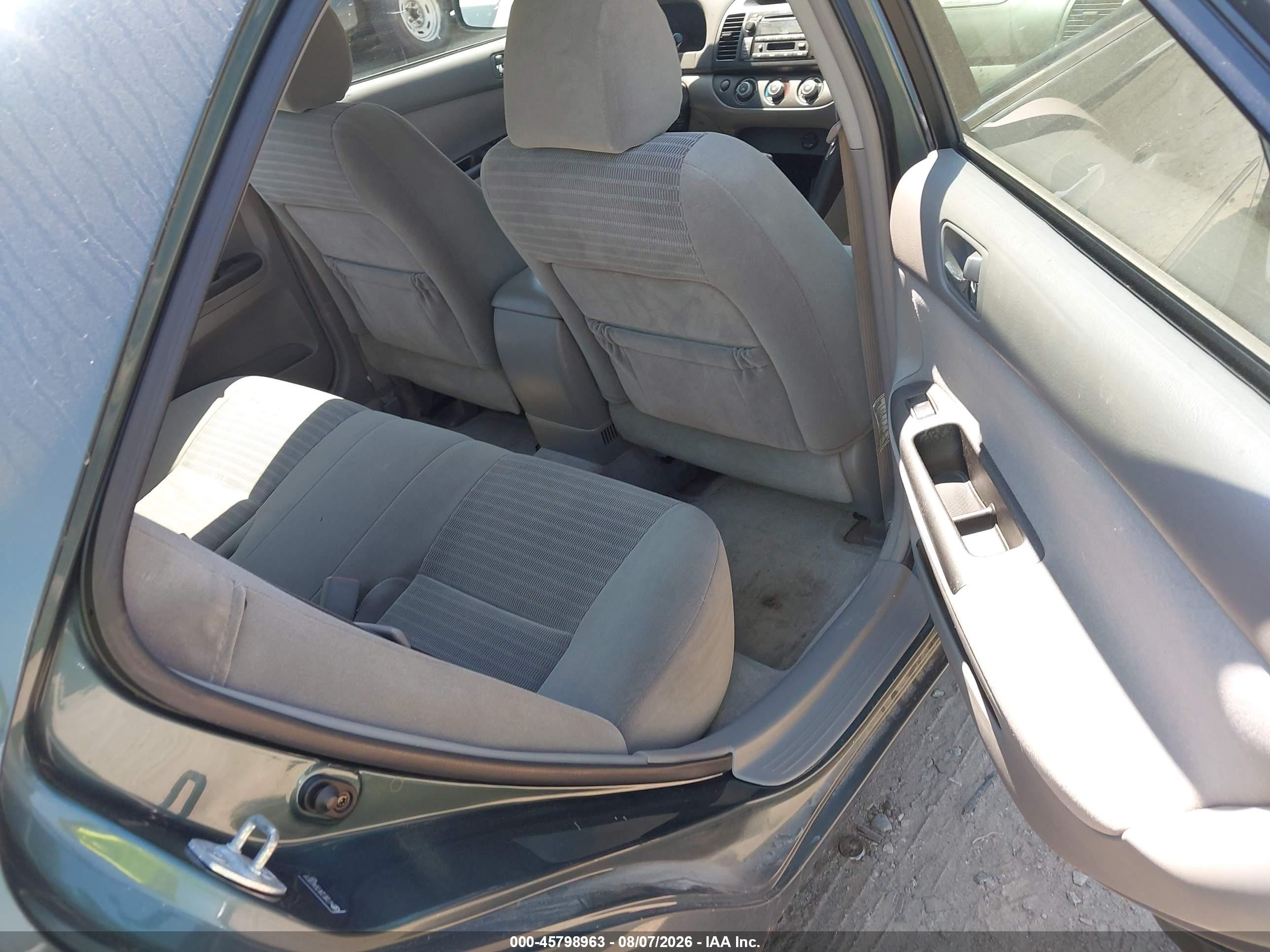2005 Toyota Camry Le Green vin: 4T1BE32K75U403611