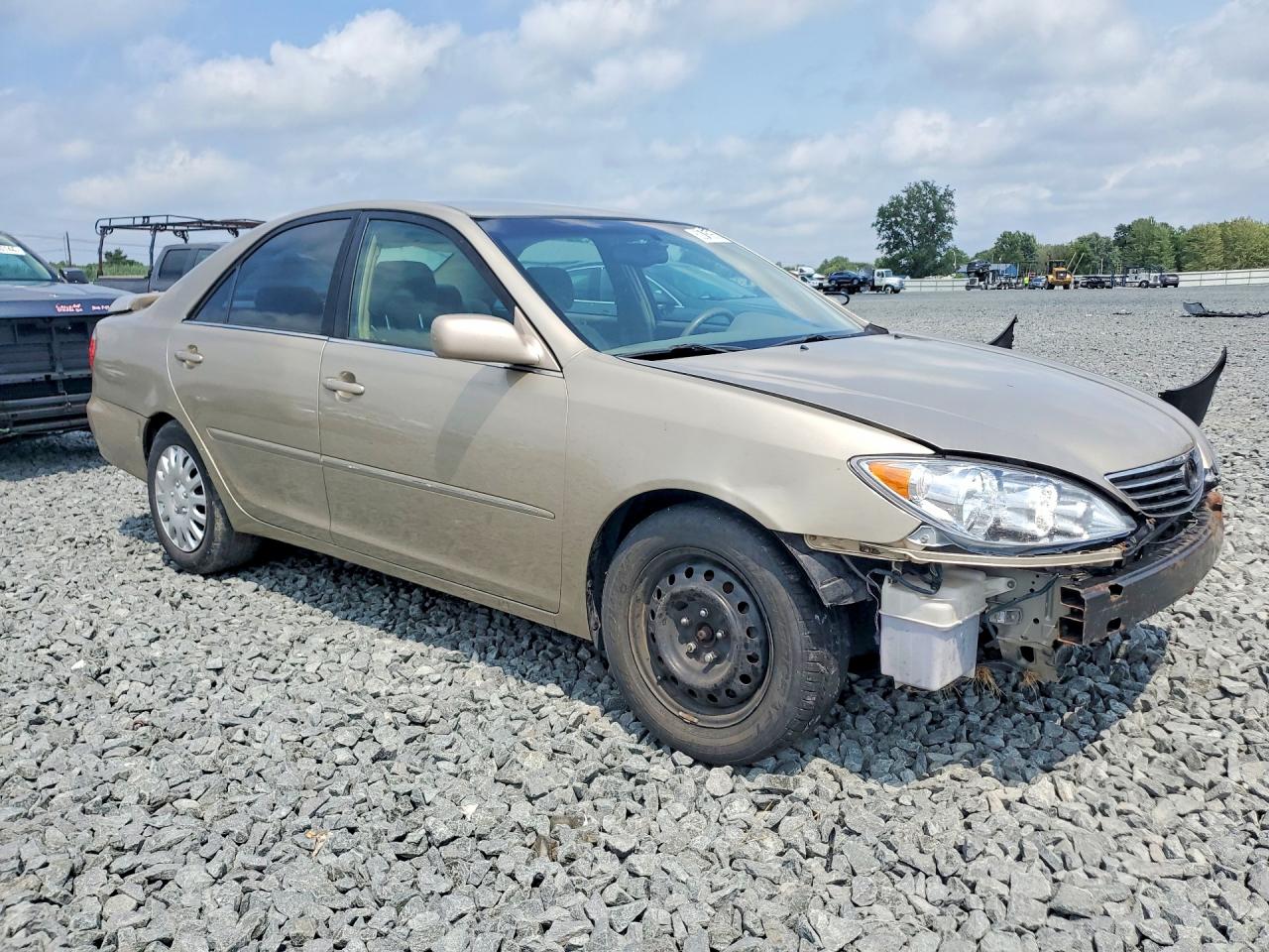 2005 Toyota Camry Xle Gold vin: 4T1BE32K75U418416