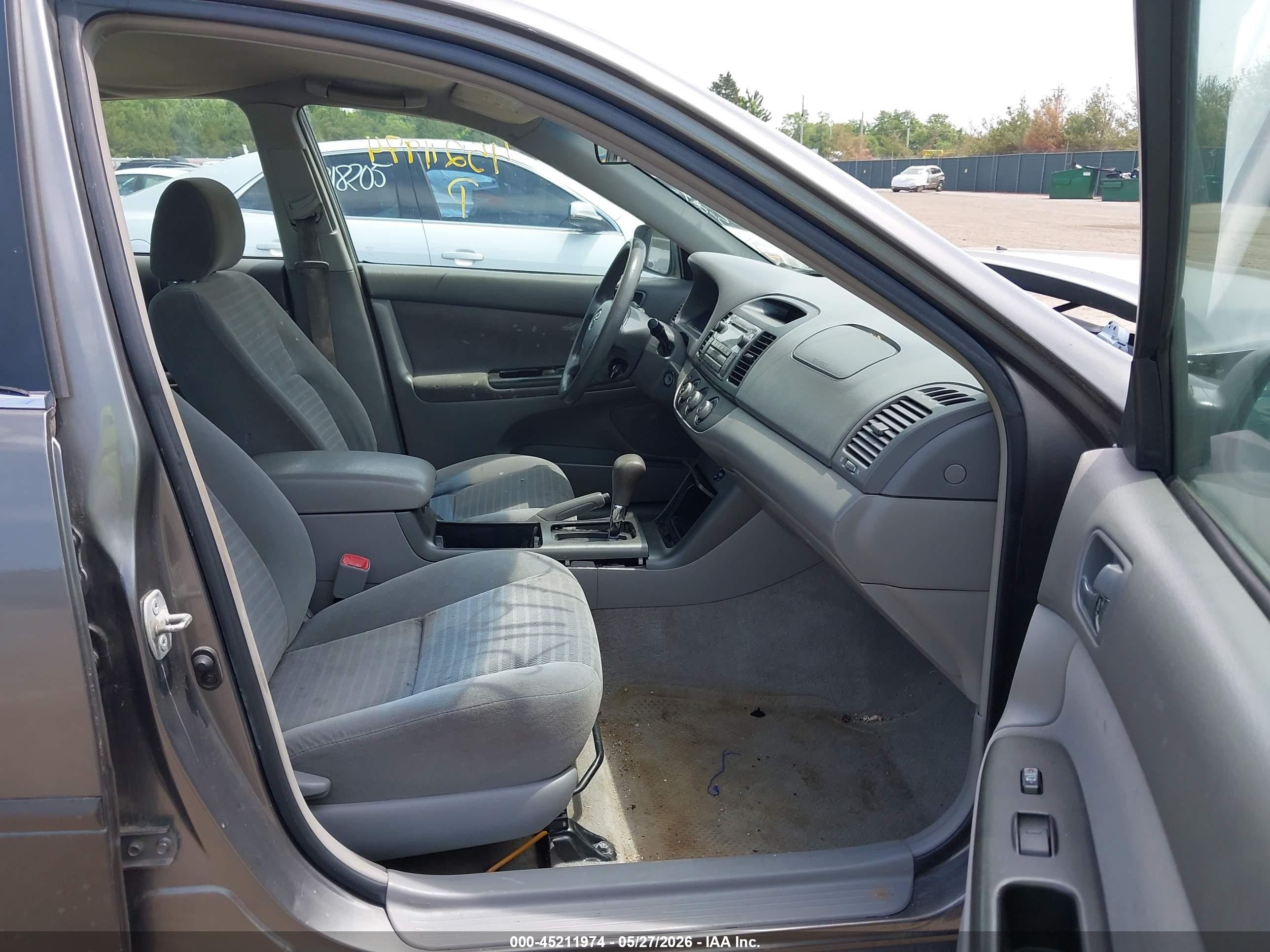 2005 Toyota Camry Le Gray vin: 4T1BE32K75U521013