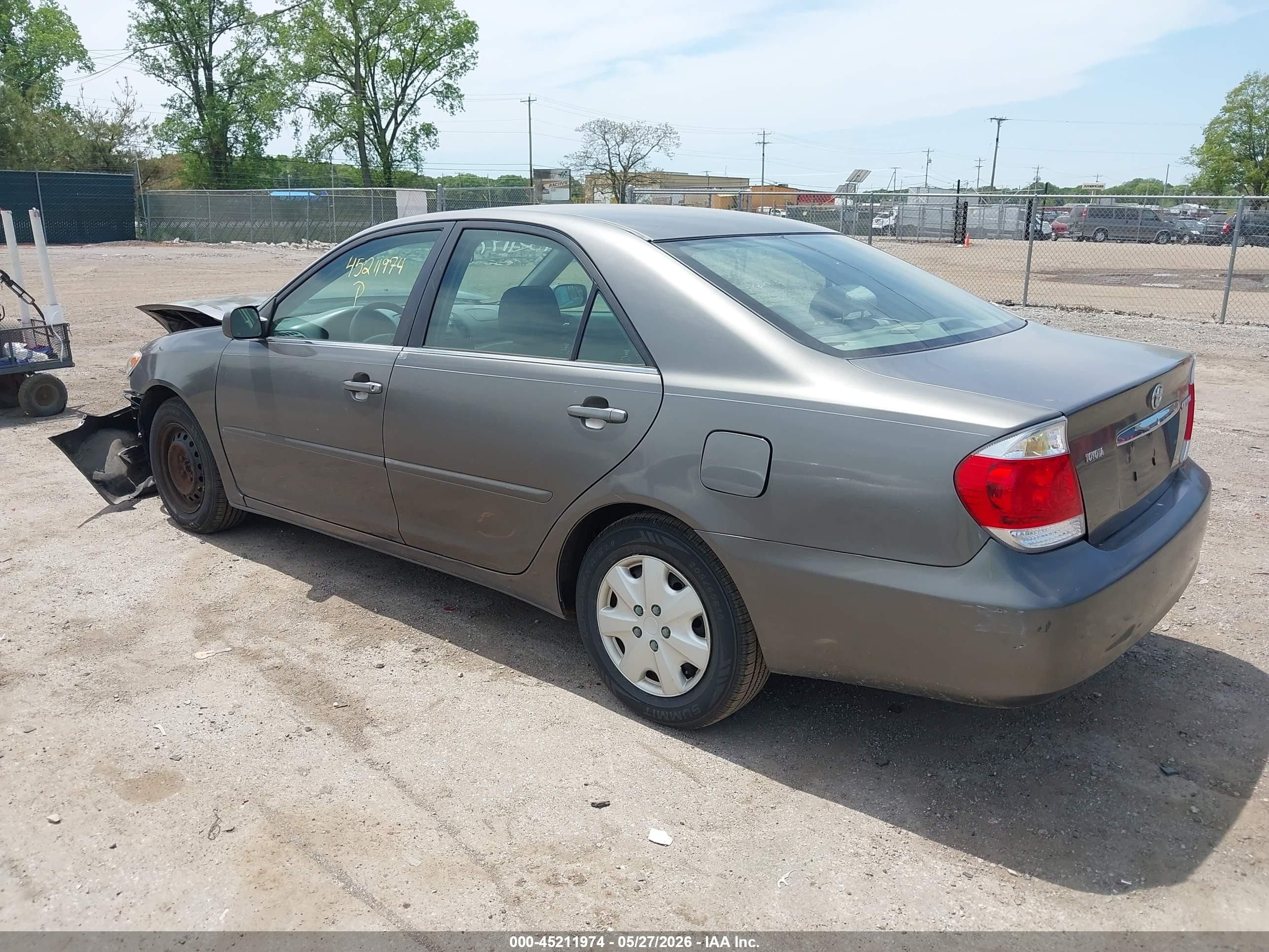 2005 Toyota Camry Le Gray vin: 4T1BE32K75U521013