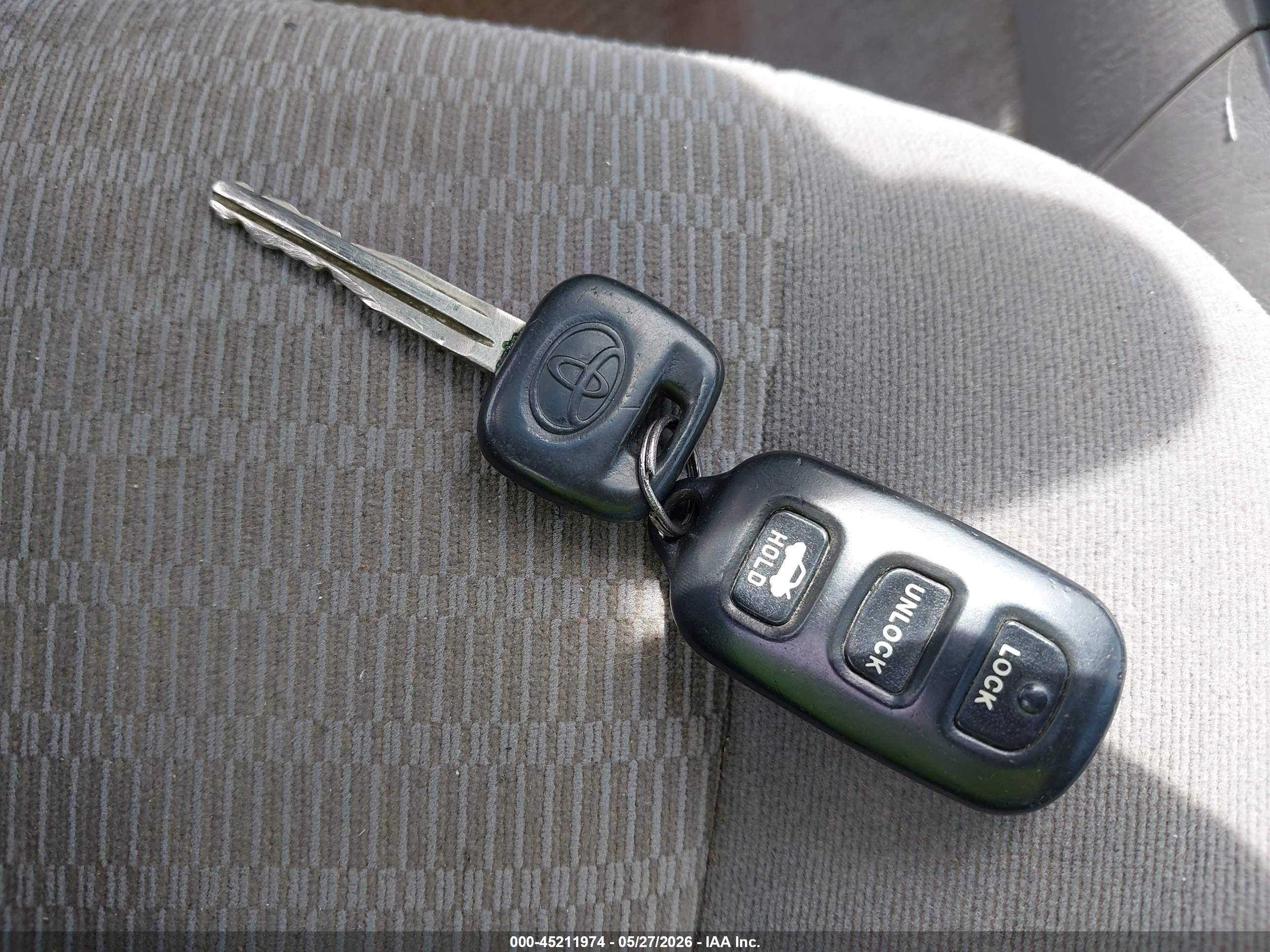 2005 Toyota Camry Le Gray vin: 4T1BE32K75U521013