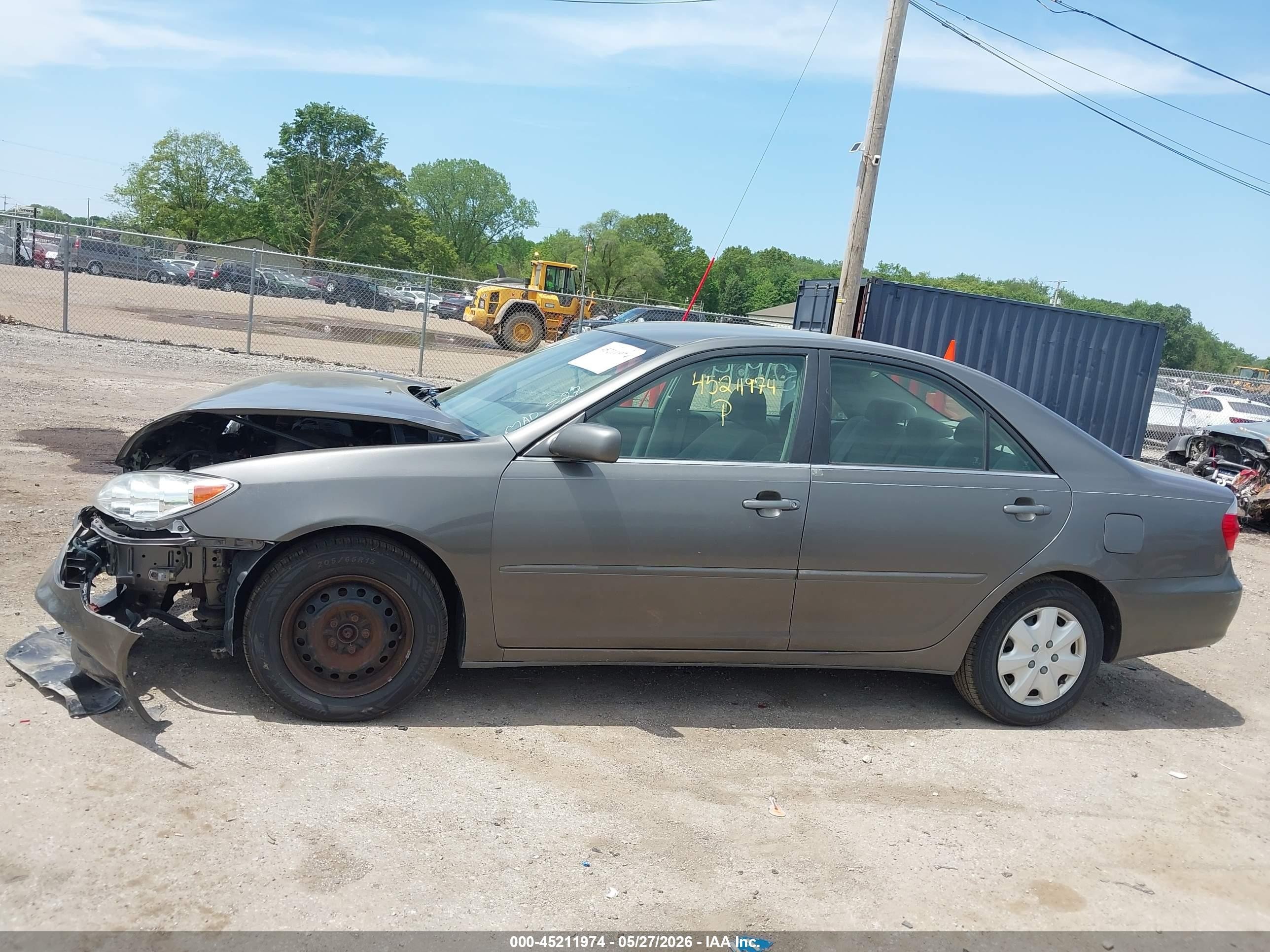 2005 Toyota Camry Le Gray vin: 4T1BE32K75U521013