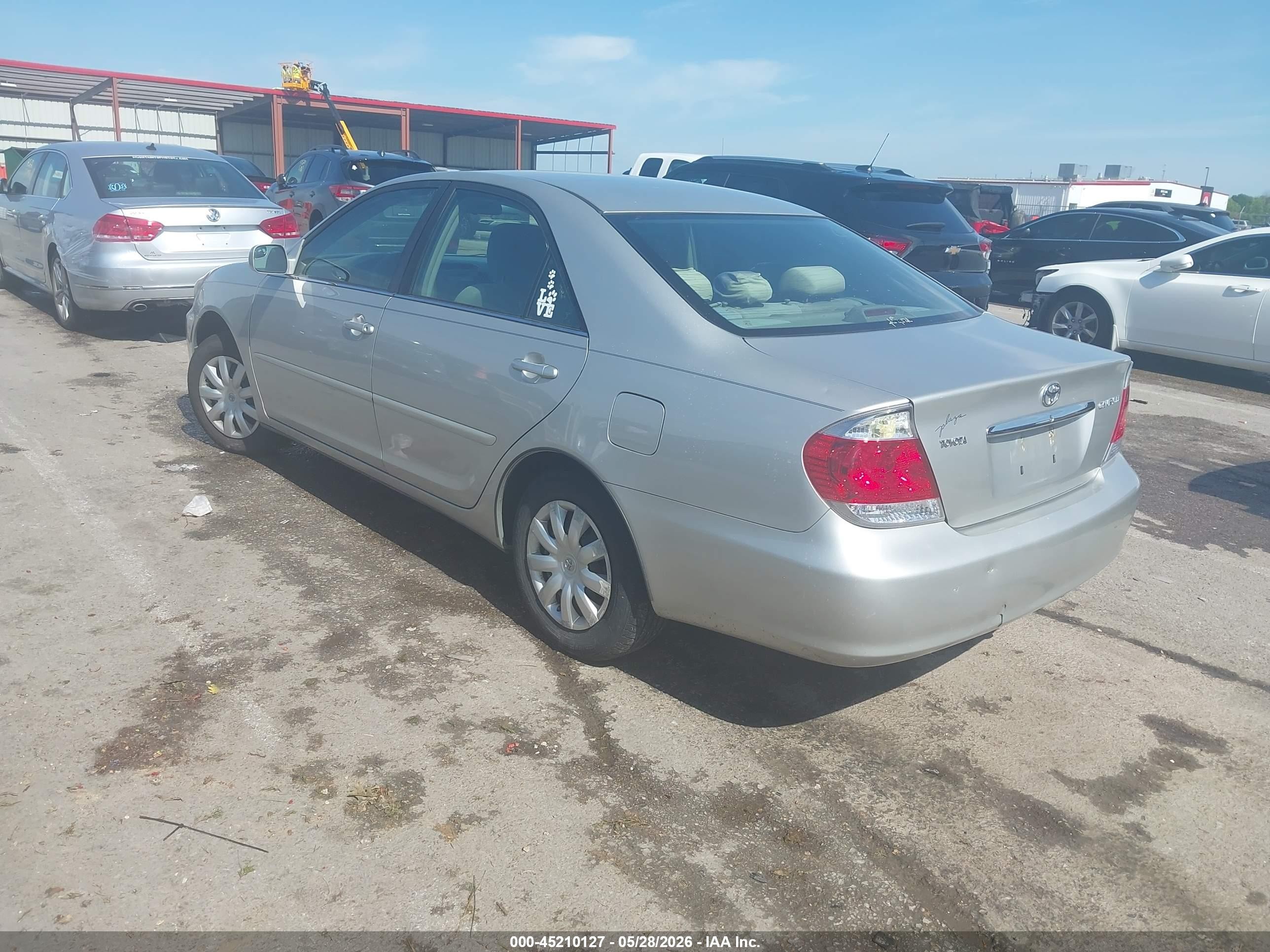 2005 Toyota Camry Le Gray vin: 4T1BE32K75U522579