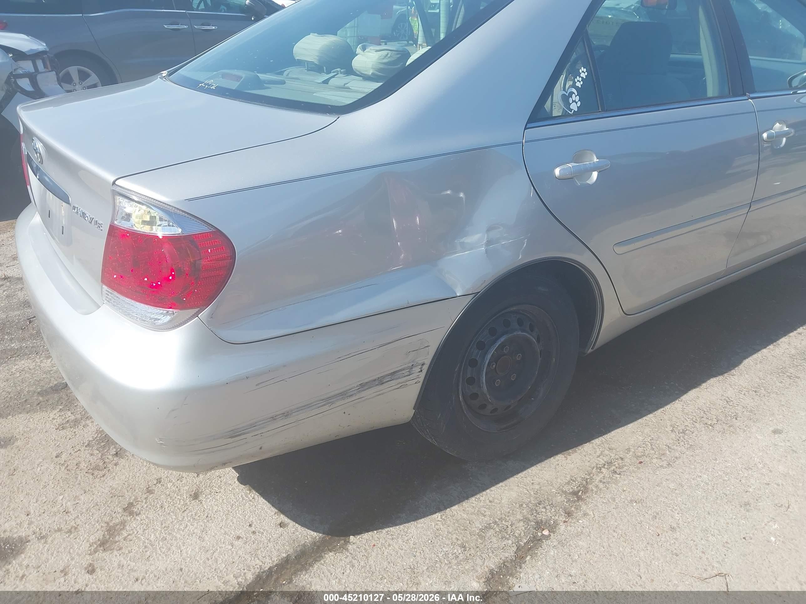 2005 Toyota Camry Le Gray vin: 4T1BE32K75U522579