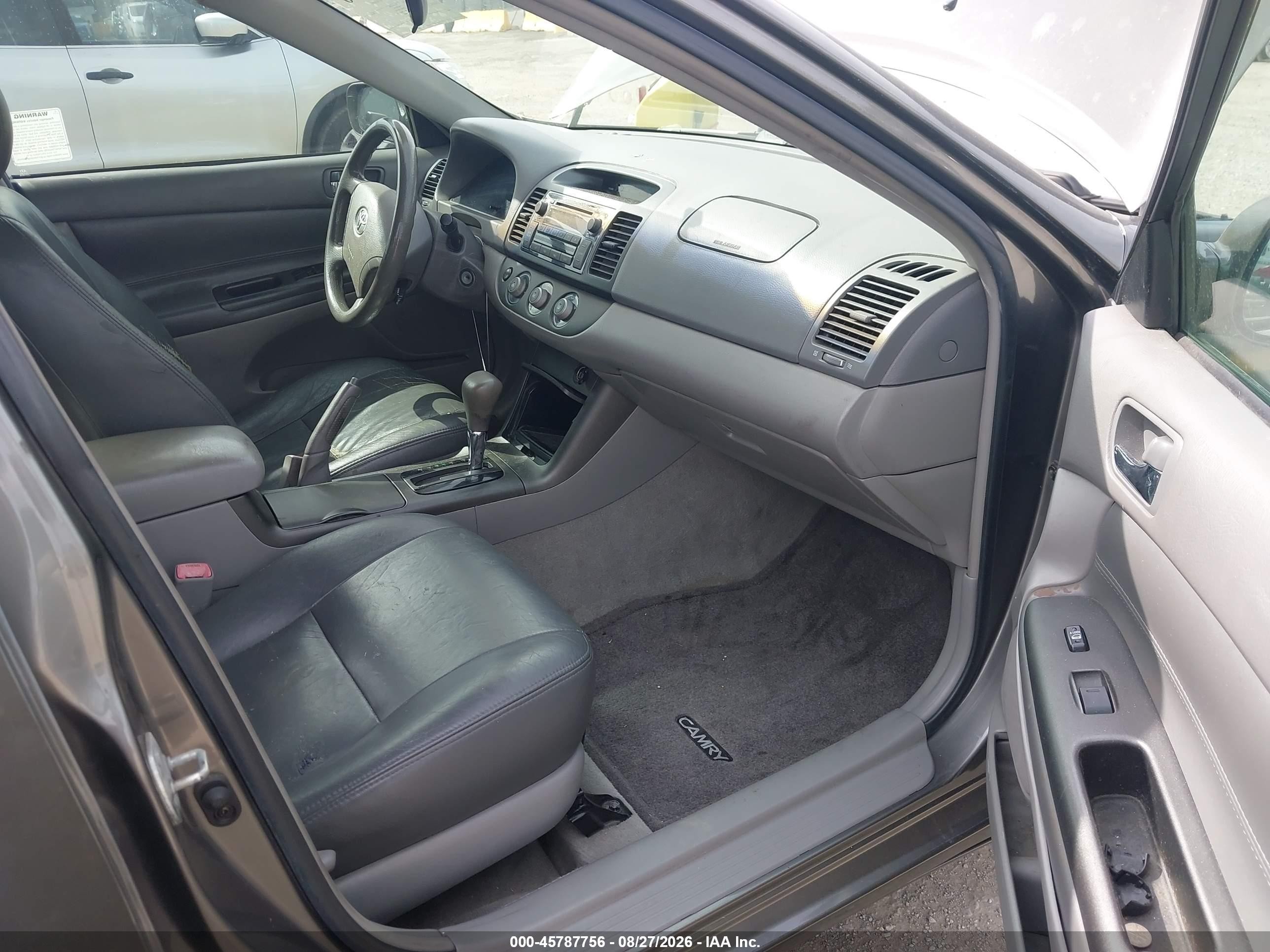 2005 Toyota Camry Le Brown vin: 4T1BE32K75U527099