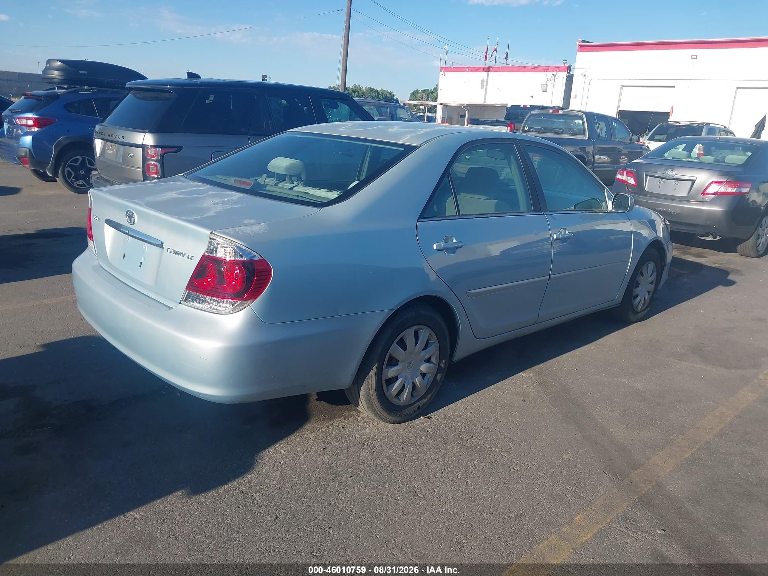 2005 Toyota Camry Le Silver vin: 4T1BE32K75U528012