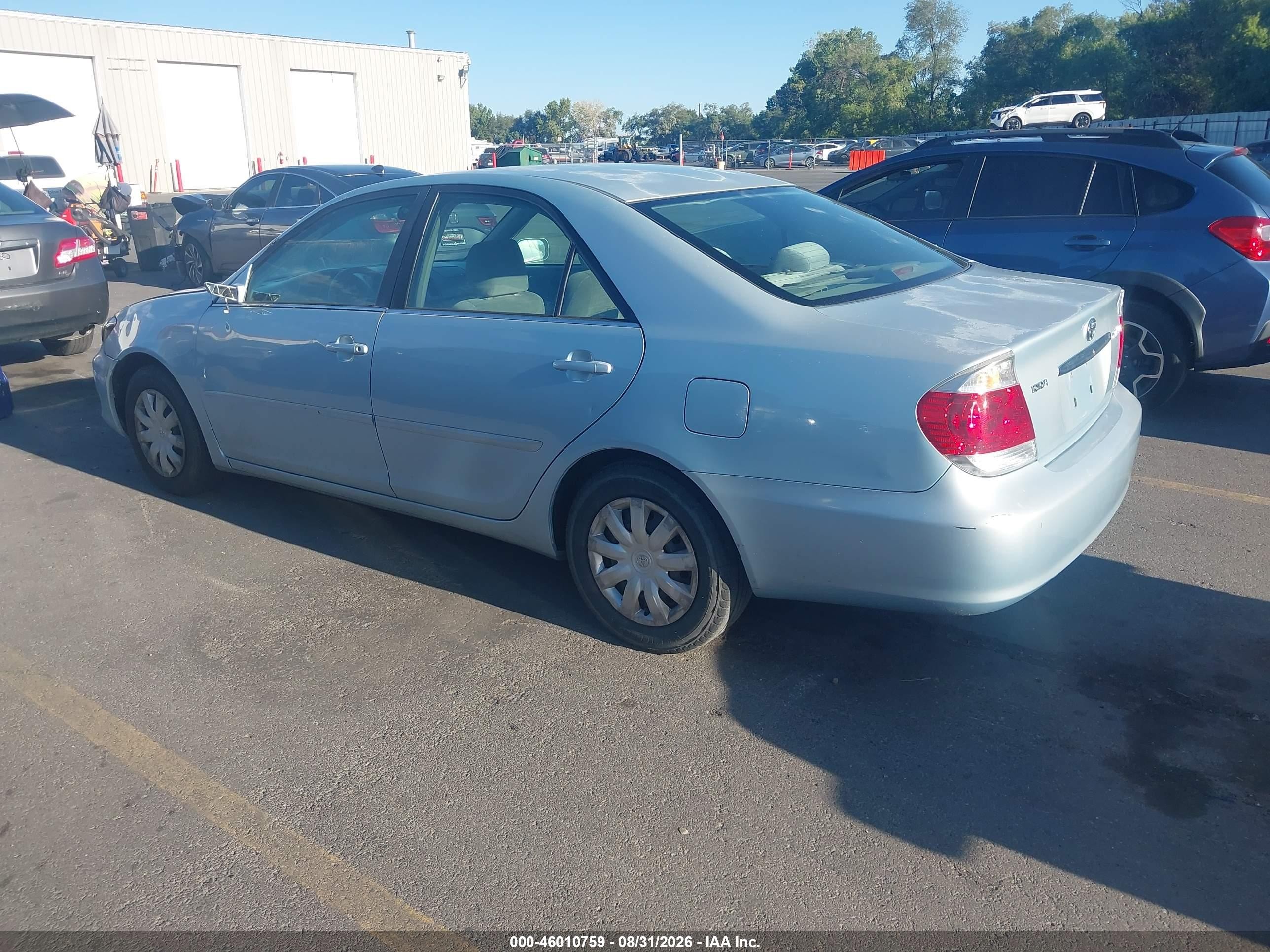 2005 Toyota Camry Le Silver vin: 4T1BE32K75U528012
