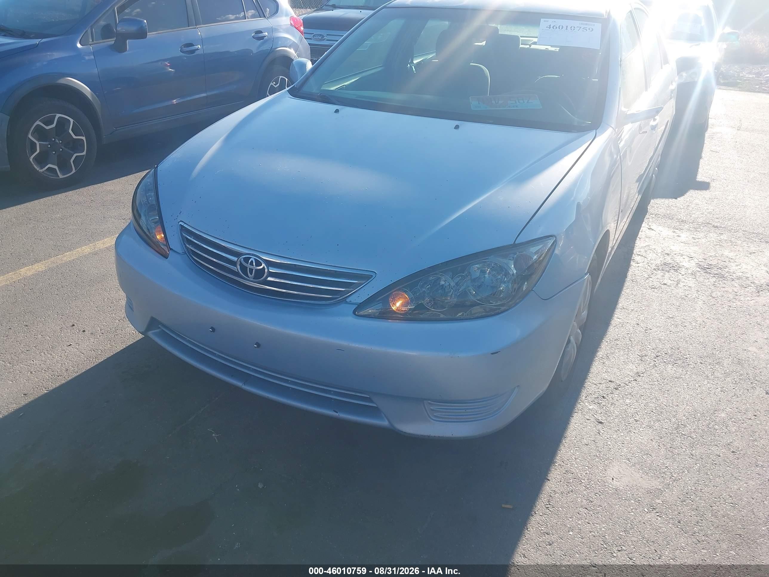 2005 Toyota Camry Le Silver vin: 4T1BE32K75U528012