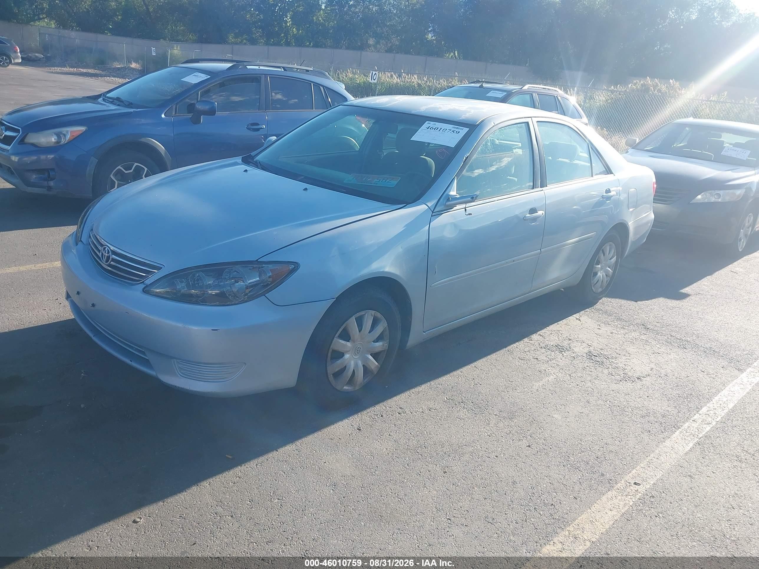 2005 Toyota Camry Le Silver vin: 4T1BE32K75U528012