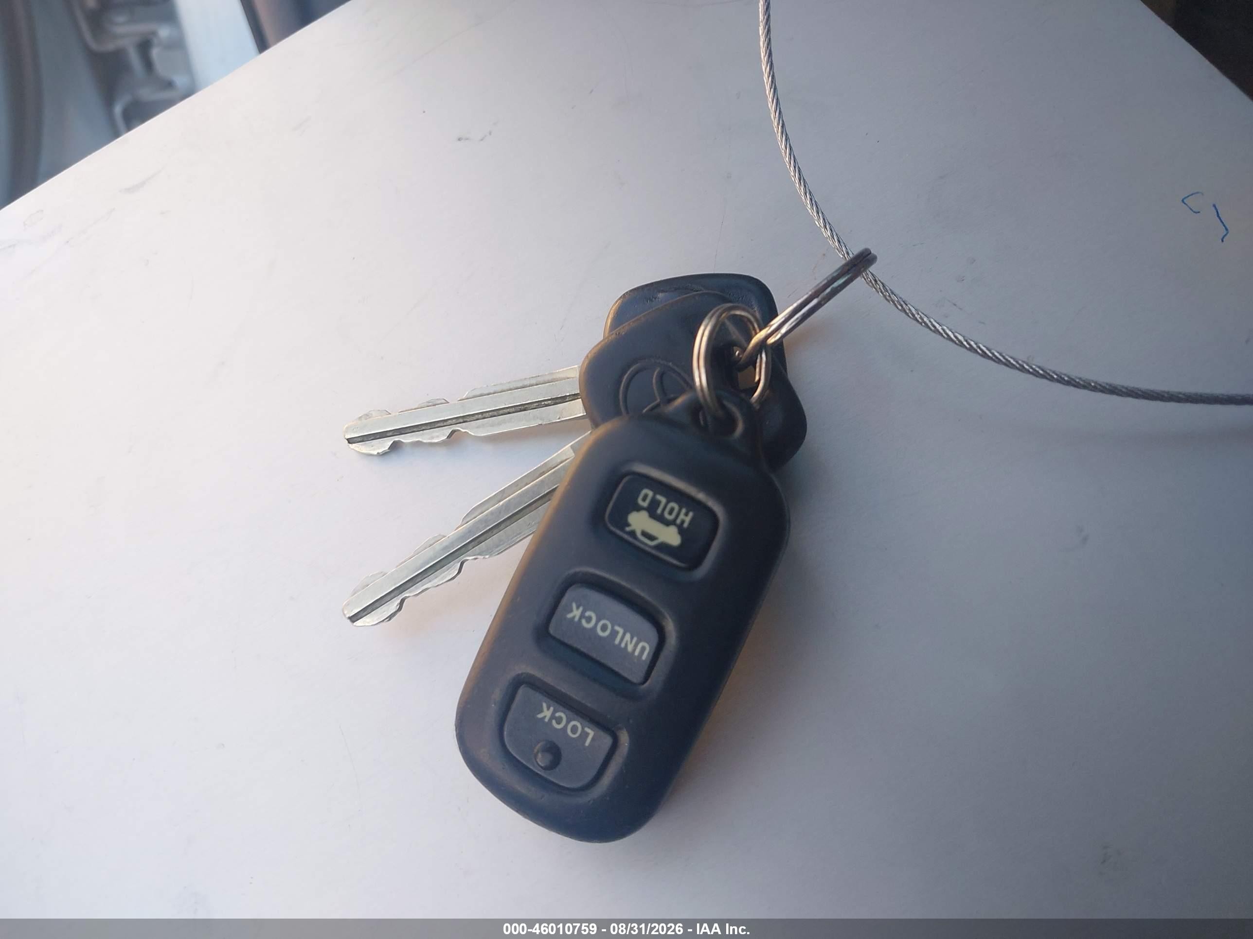 2005 Toyota Camry Le Silver vin: 4T1BE32K75U528012