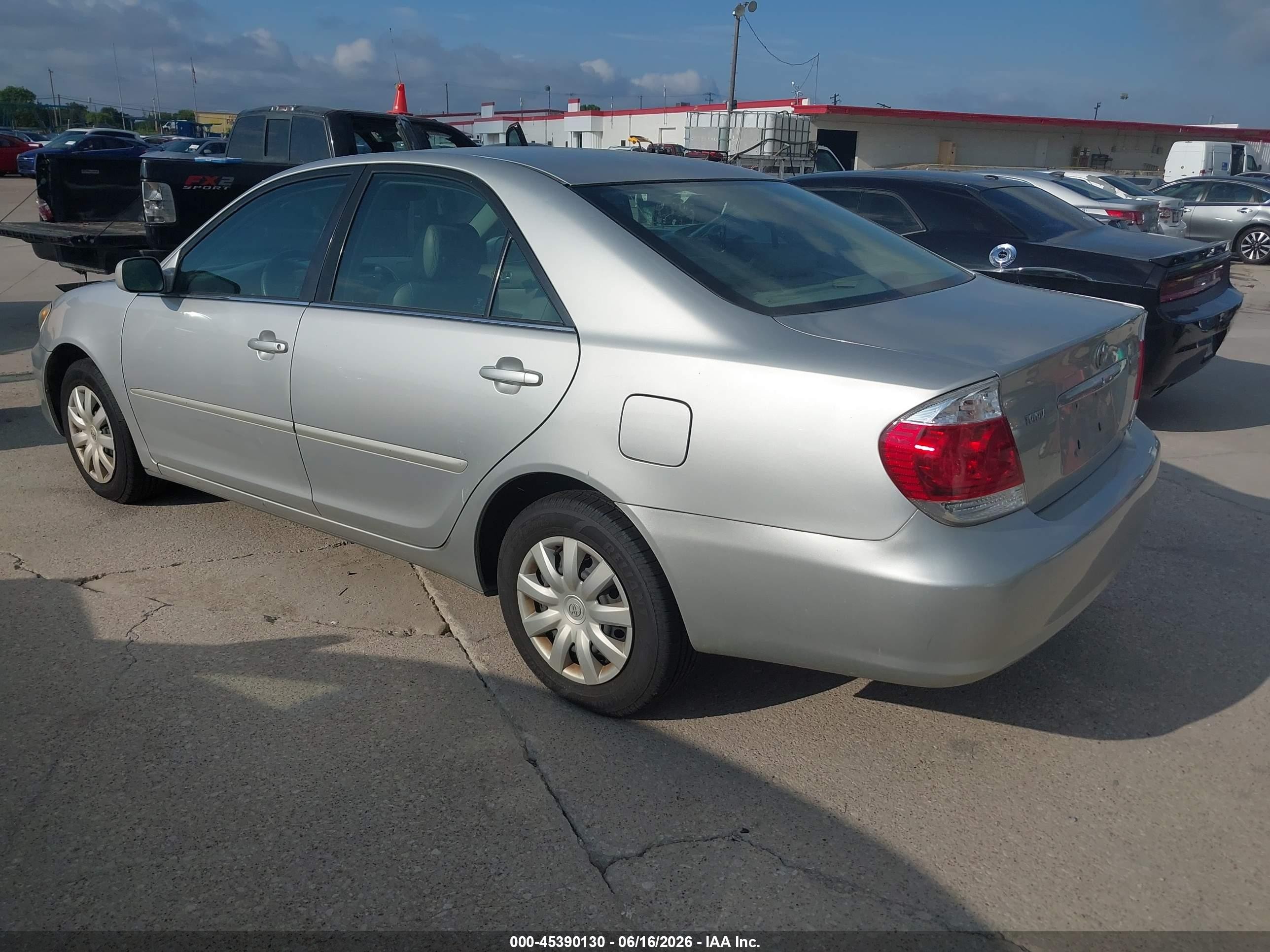 2005 Toyota Camry Le Серебряный vin: 4T1BE32K75U540113