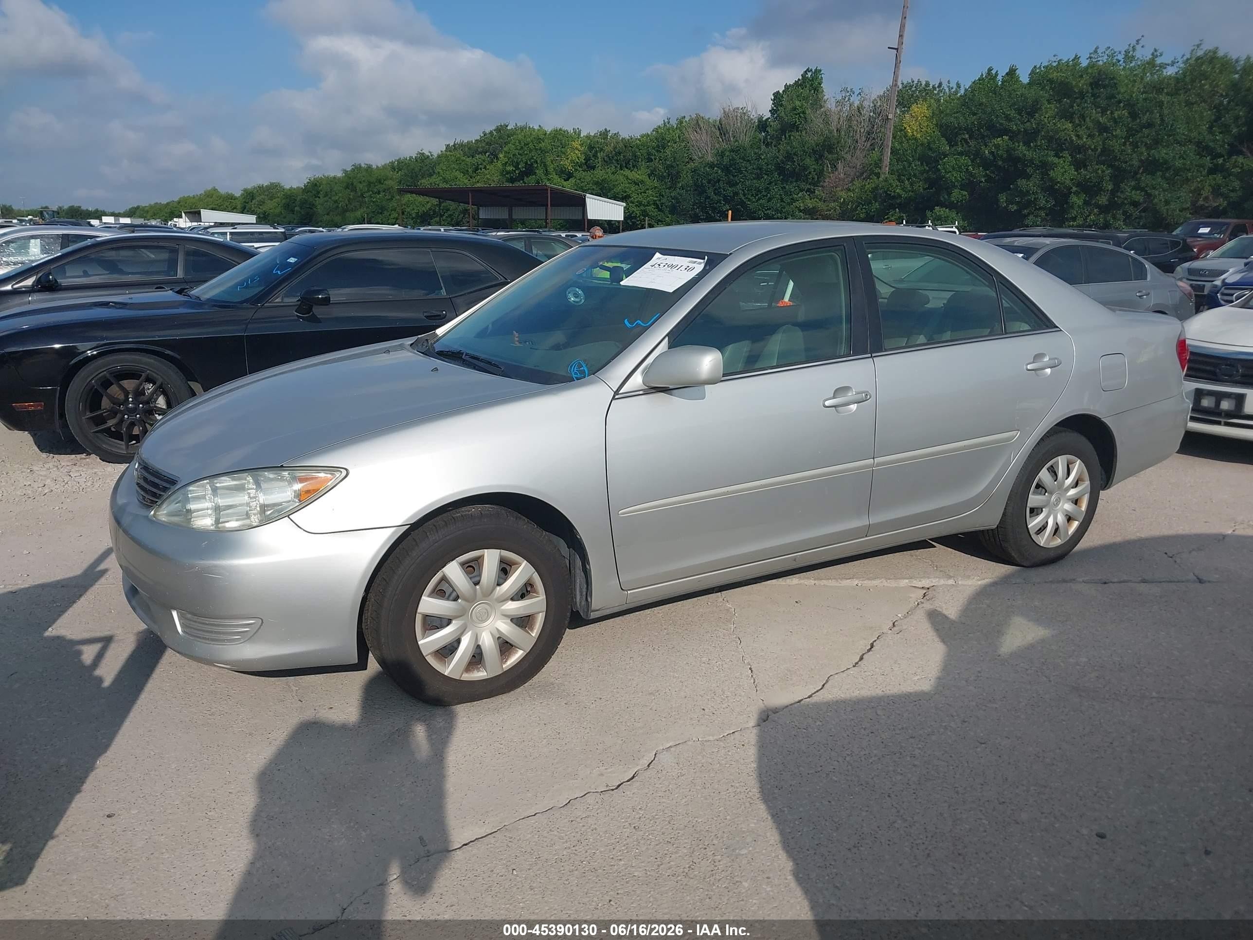2005 Toyota Camry Le Серебряный vin: 4T1BE32K75U540113