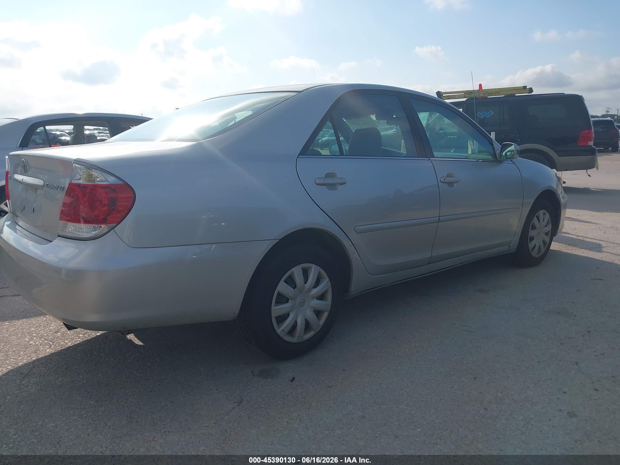 2005 Toyota Camry Le Серебряный vin: 4T1BE32K75U540113