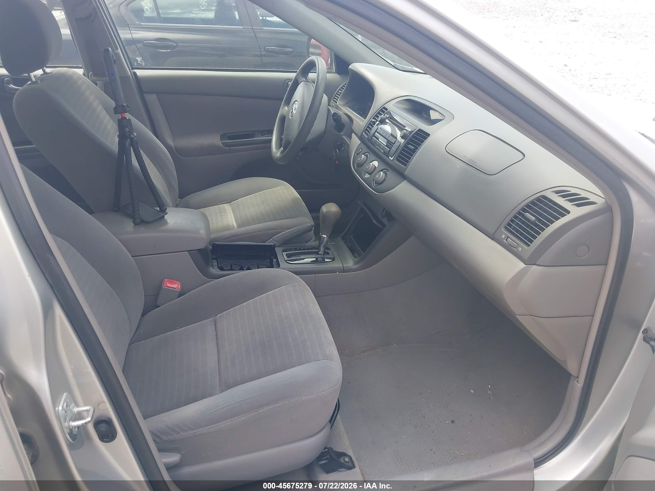 2005 Toyota Camry Le Серебряный vin: 4T1BE32K75U563696