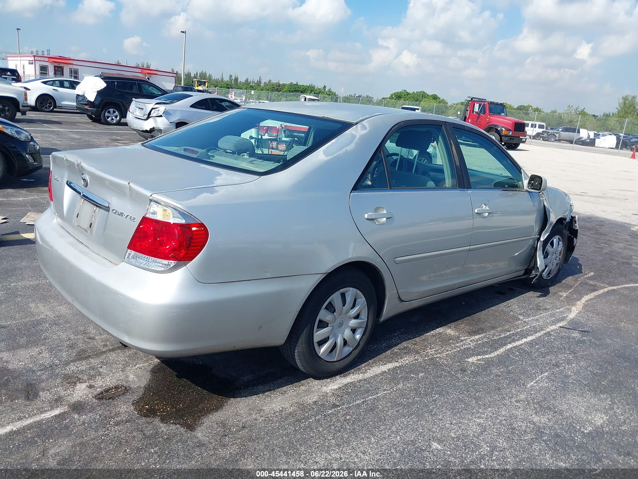 2005 Toyota Camry Le Серебряный vin: 4T1BE32K75U590283