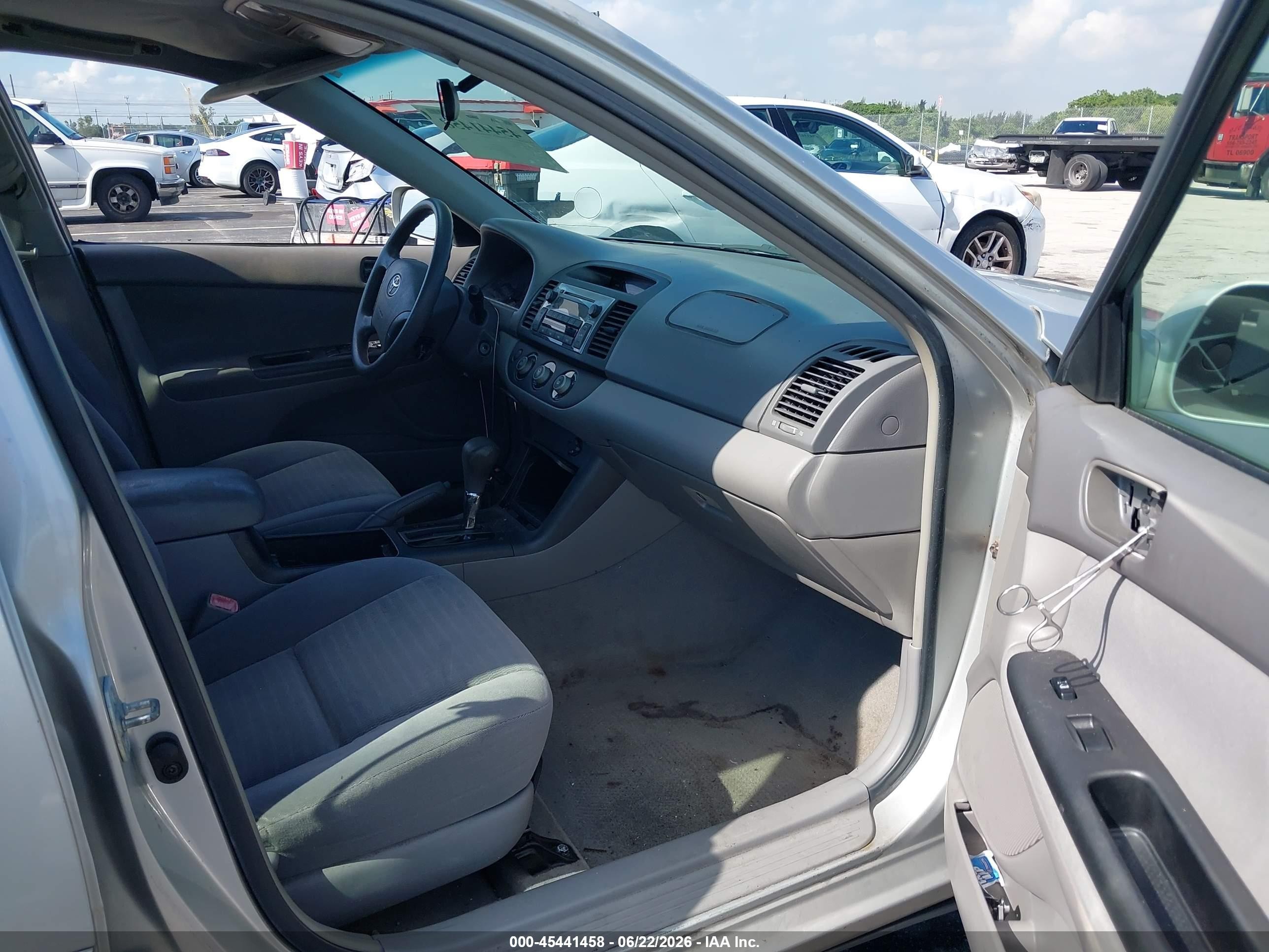 2005 Toyota Camry Le Серебряный vin: 4T1BE32K75U590283