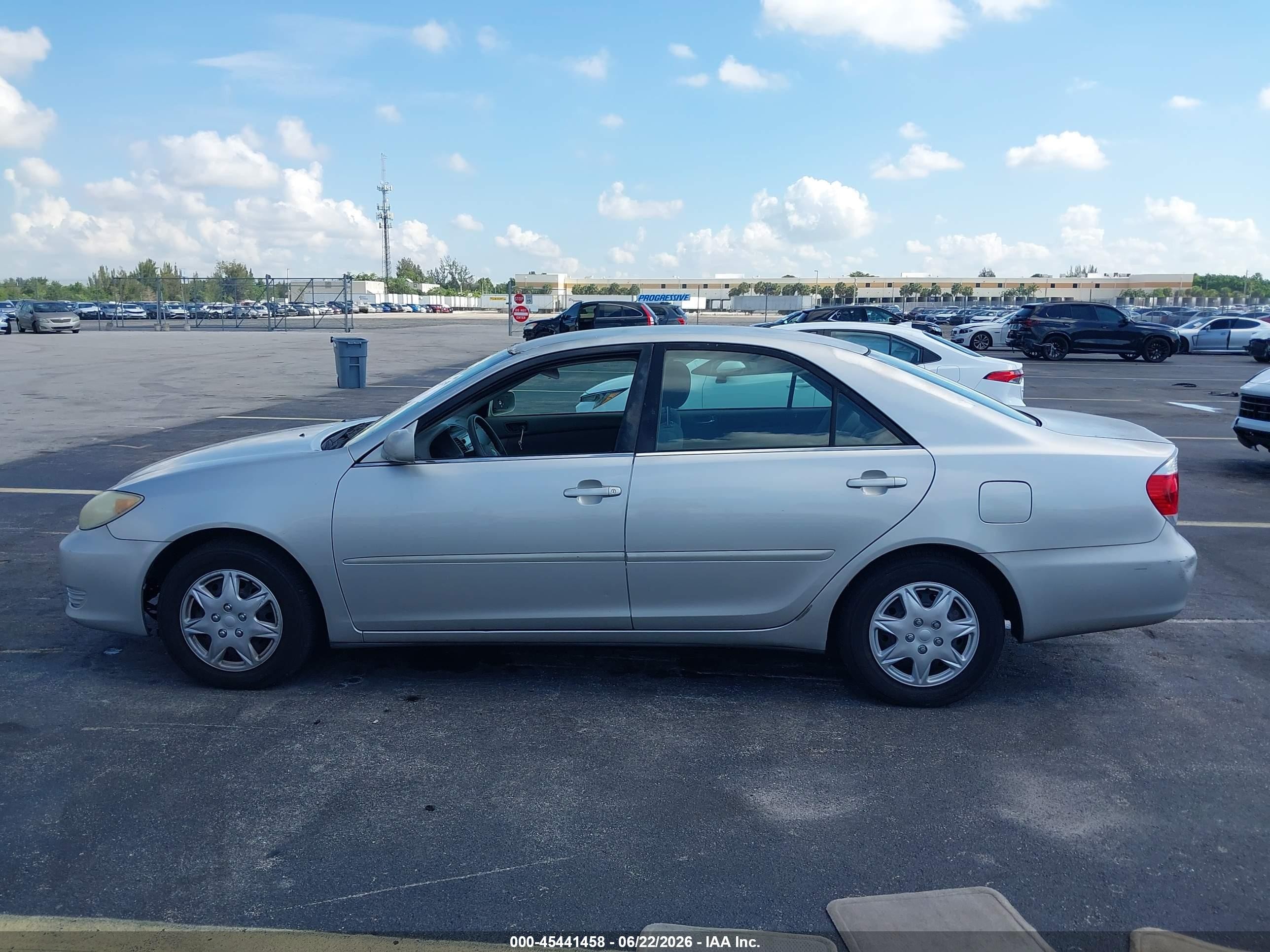 2005 Toyota Camry Le Серебряный vin: 4T1BE32K75U590283