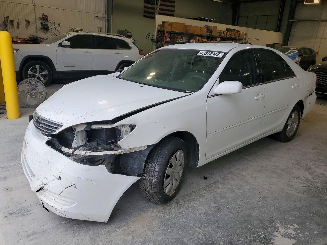 2005 Toyota Camry Le White vin: 4T1BE32K75U590638
